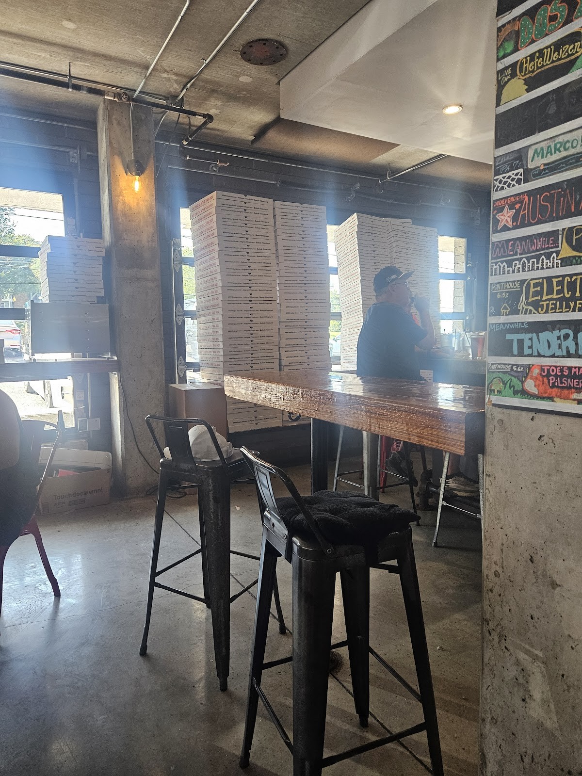 Toss Pizzeria & Pub: the place