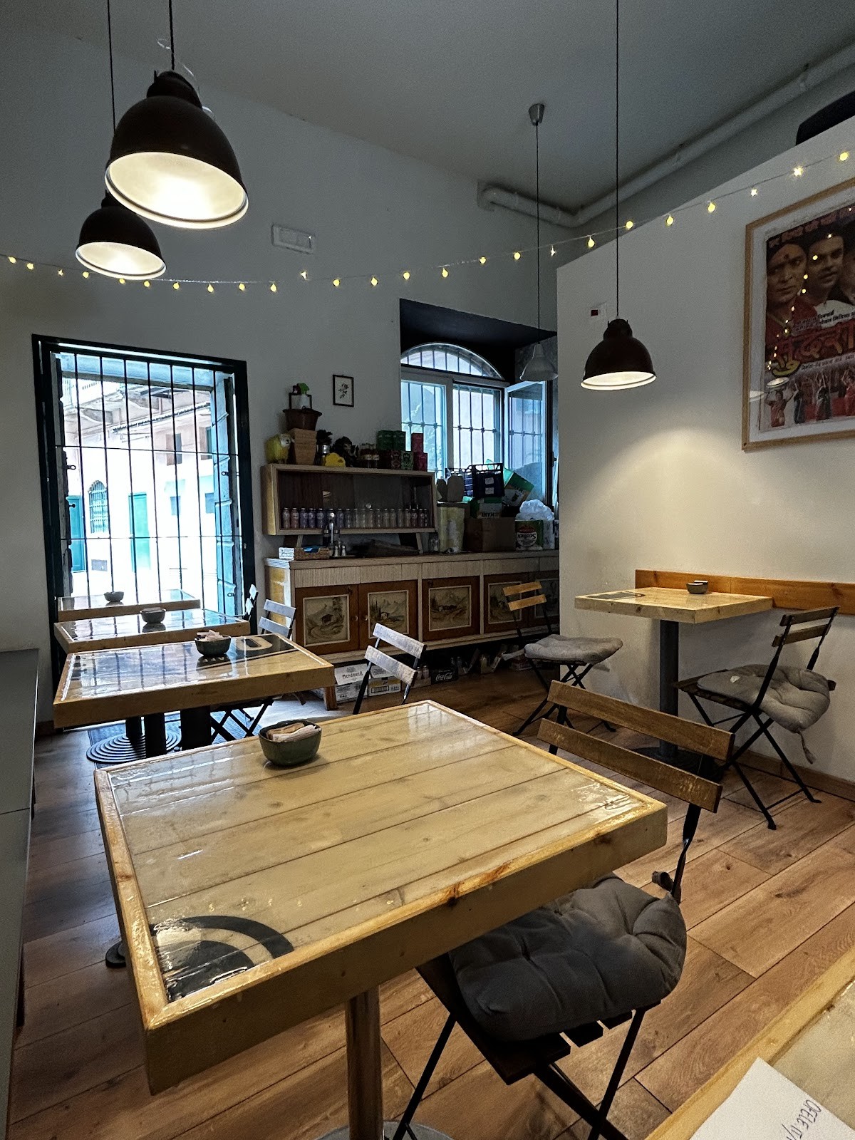 Ofelé. Caffè & Coccole.: the place