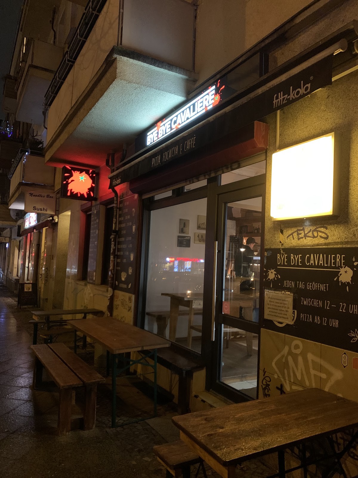 Bye Bye Cavaliere: the place