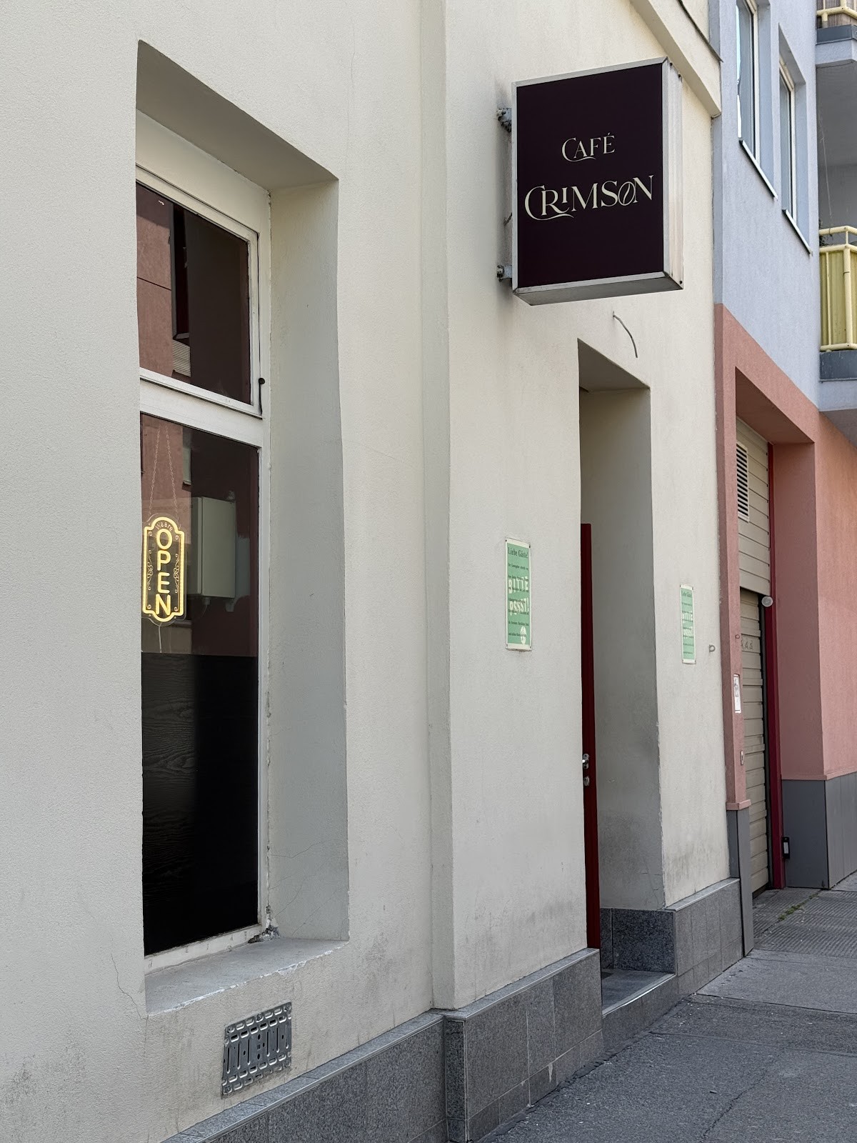 Café Crimson: the place