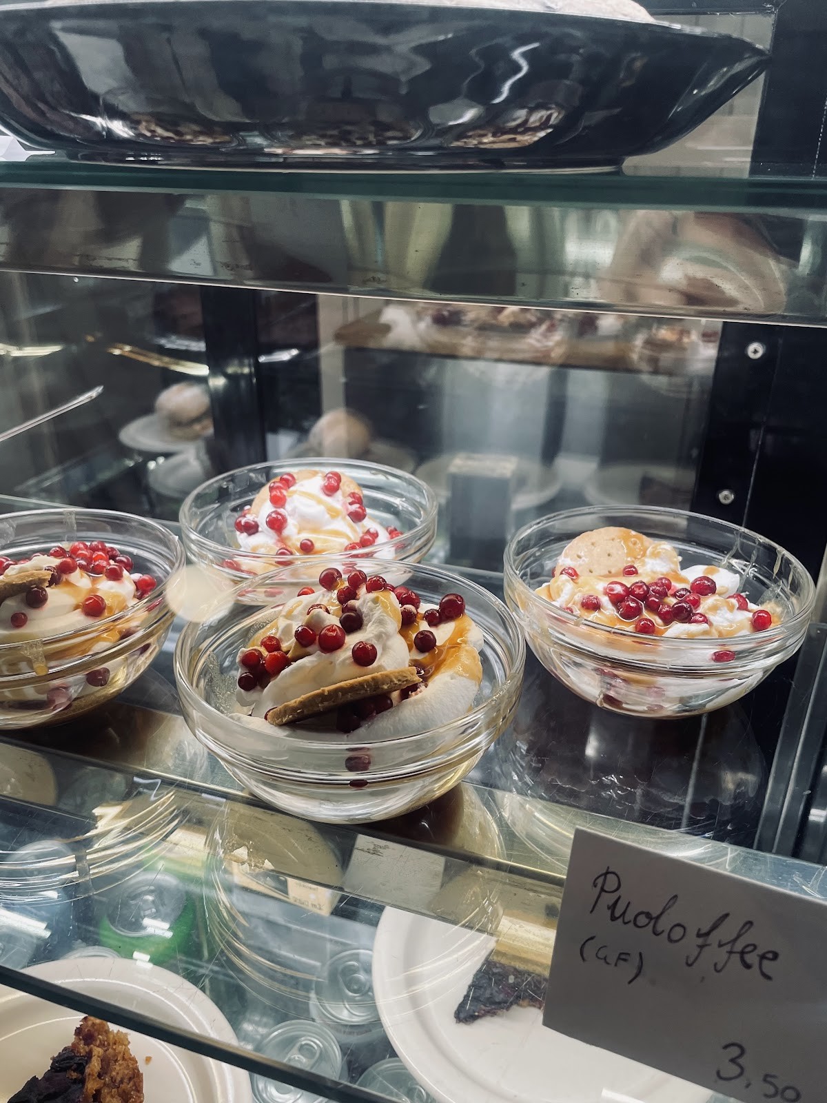 Rauhankahvila Fredrika: food & drinks