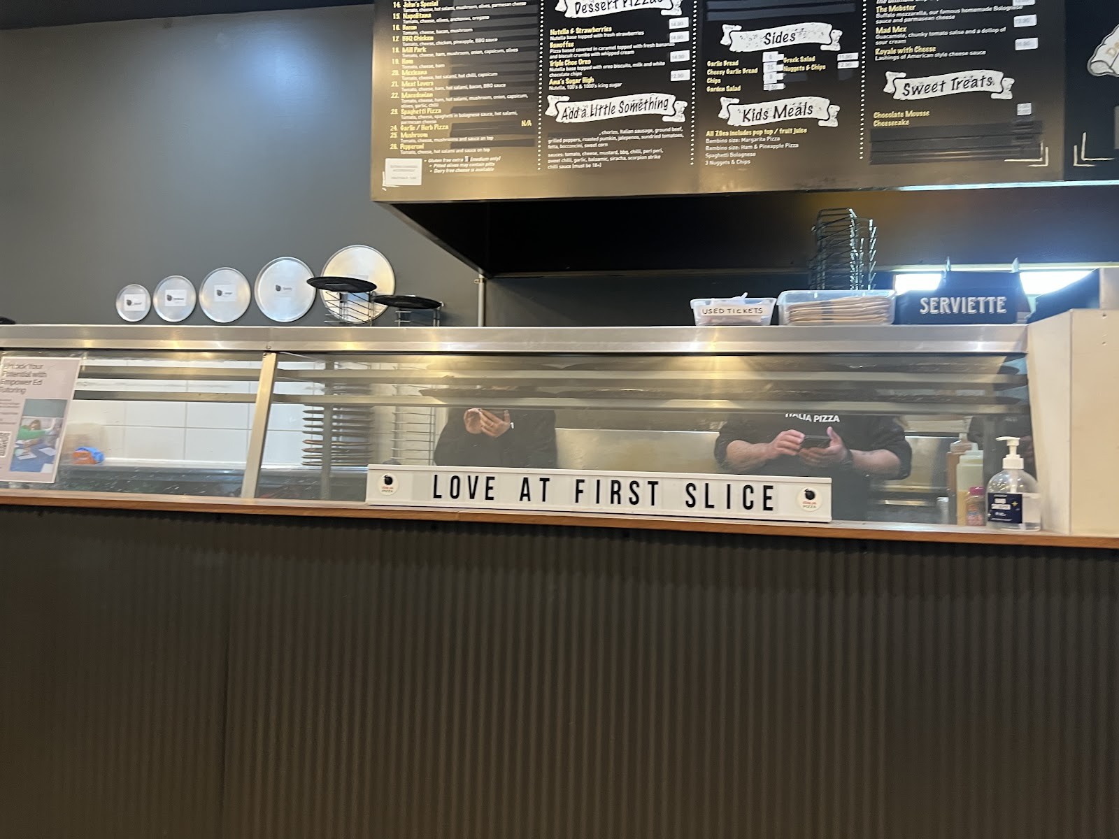 Italia Pizza Mill Park: the place