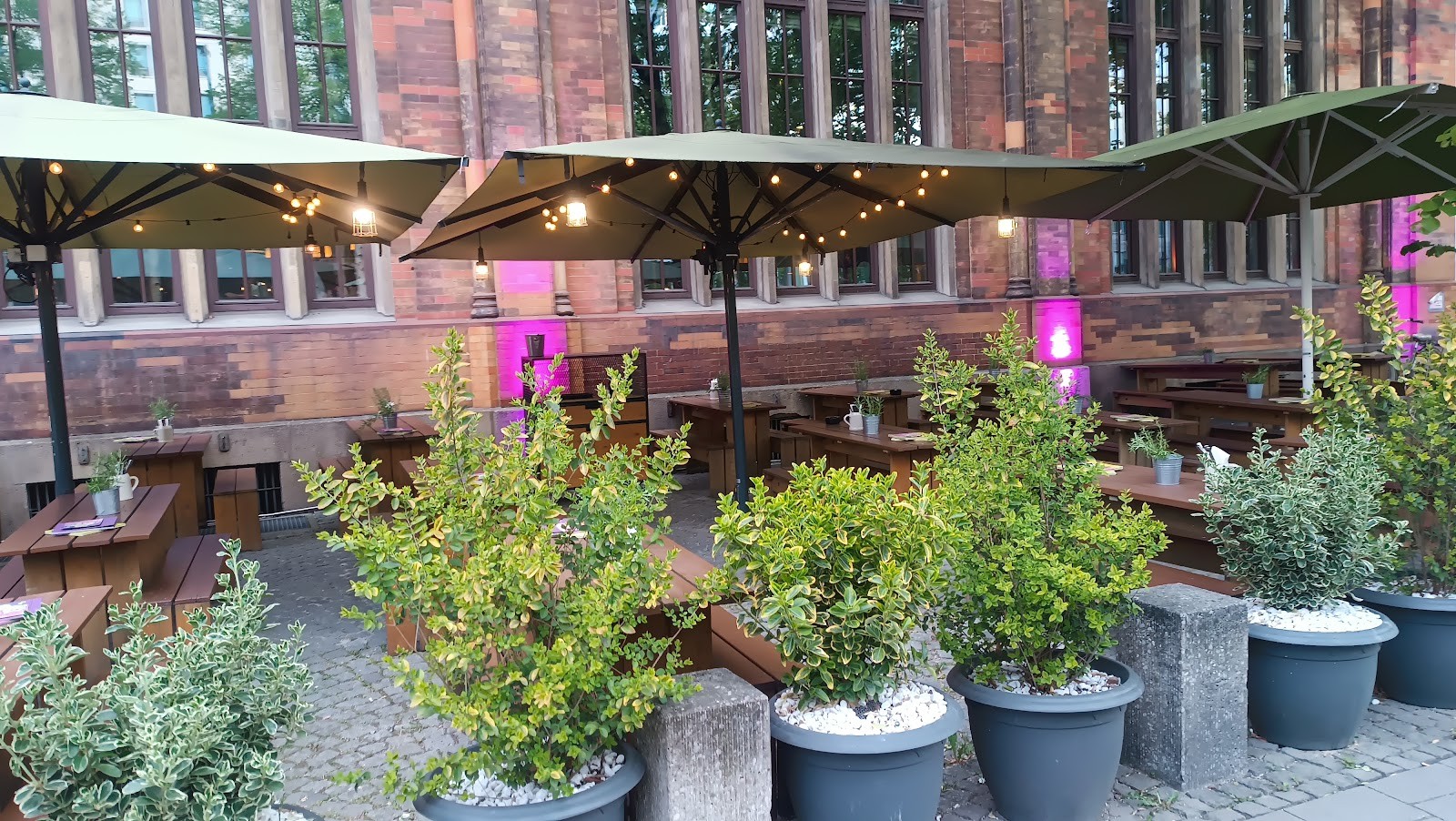 Hans Im Gl52ck - Sonnenstr: the place