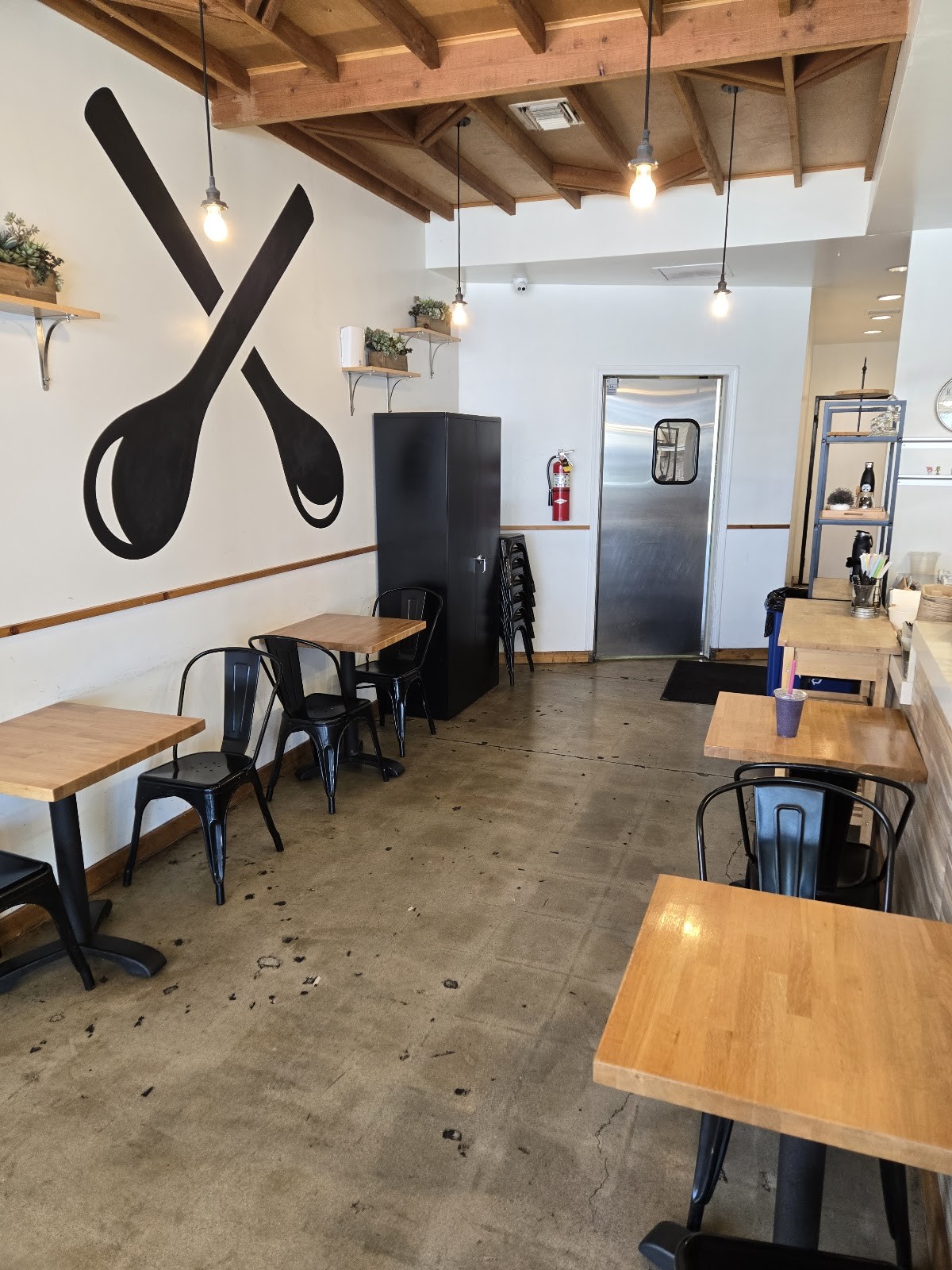 The Harvest Bar: the place