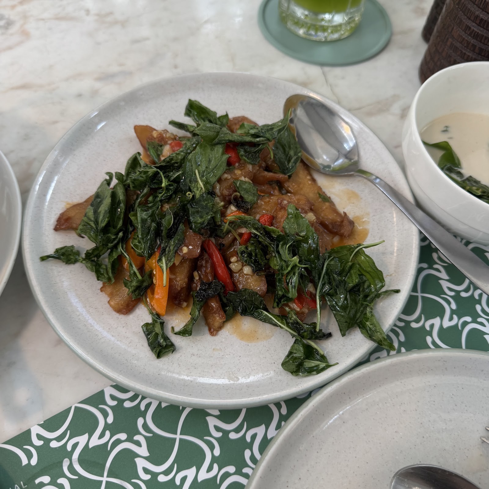 Baan Ying Plant-Based: food & drinks