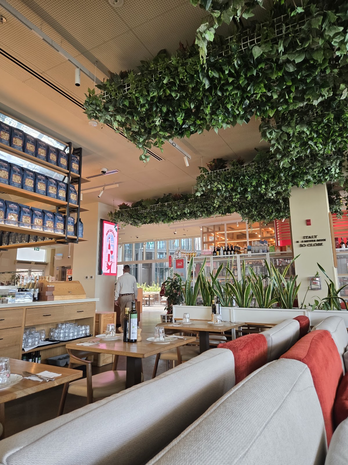Eataly at The Beach Dubai: the place