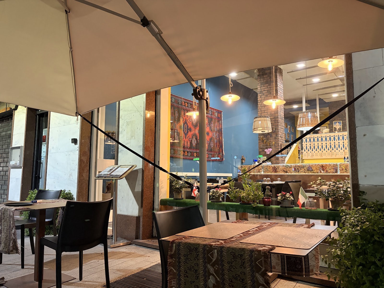 DedasPuri Ristorante Georgiano & Wine Shop - Milano: the place