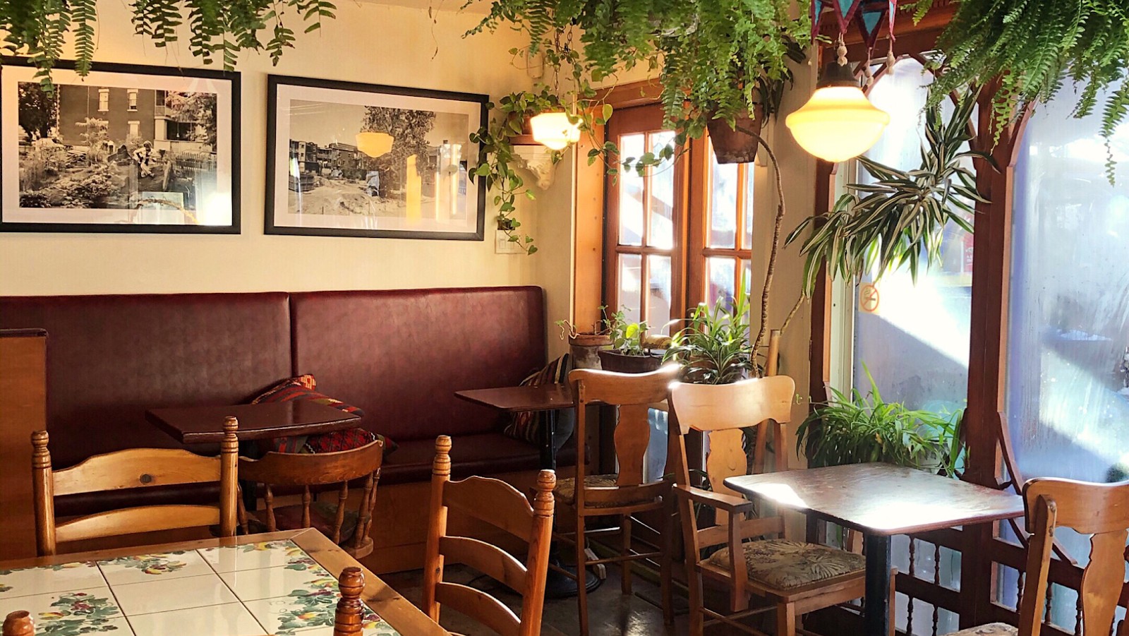Café Santropol: the place
