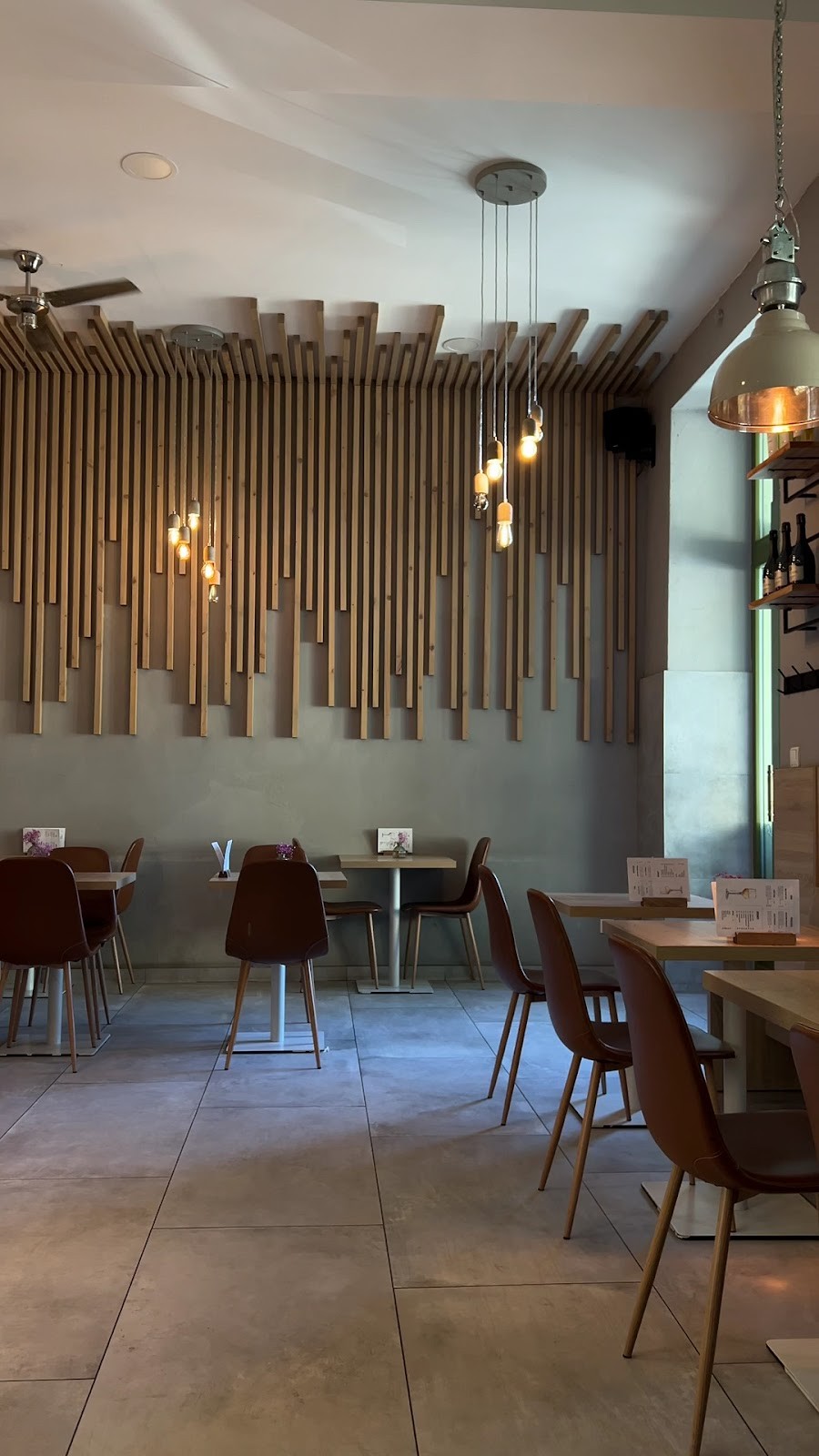 HAPPY BEAN bistro & café: the place