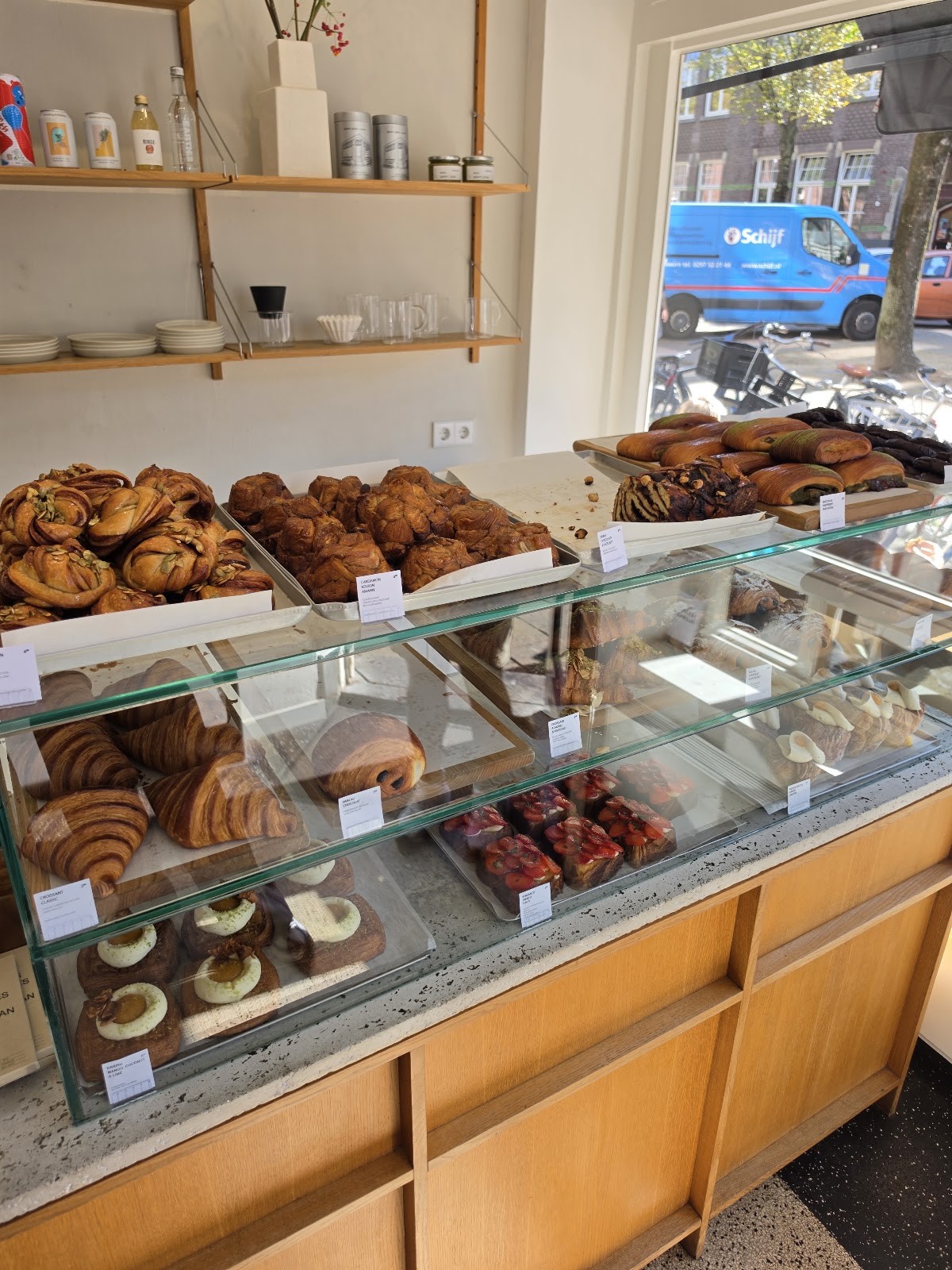 SAINT-JEAN Bakery: the place