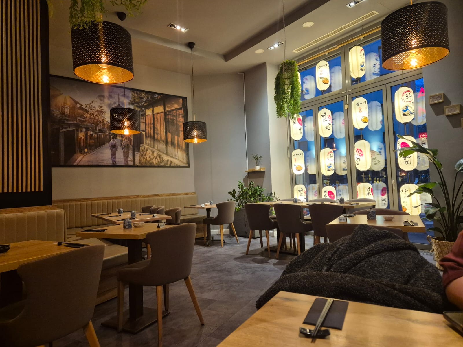 Hiroshi Frankfurt Sushi, Ramen & Bowl: the place