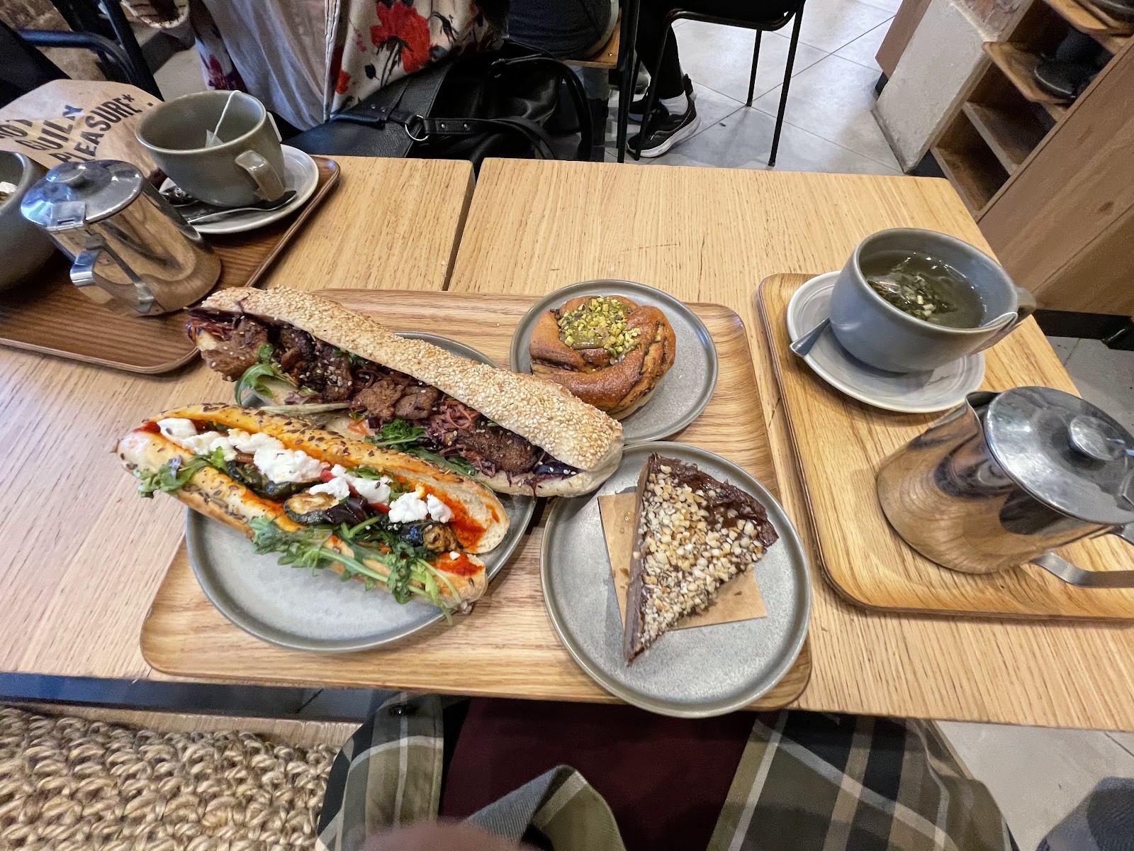 Land&Monkeys Père Lachaise: food & drinks