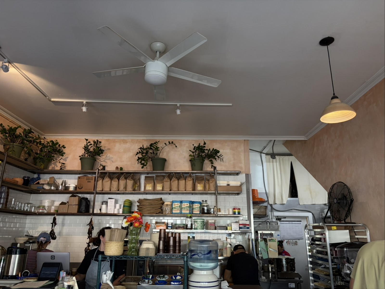Yo También Cantina: the place