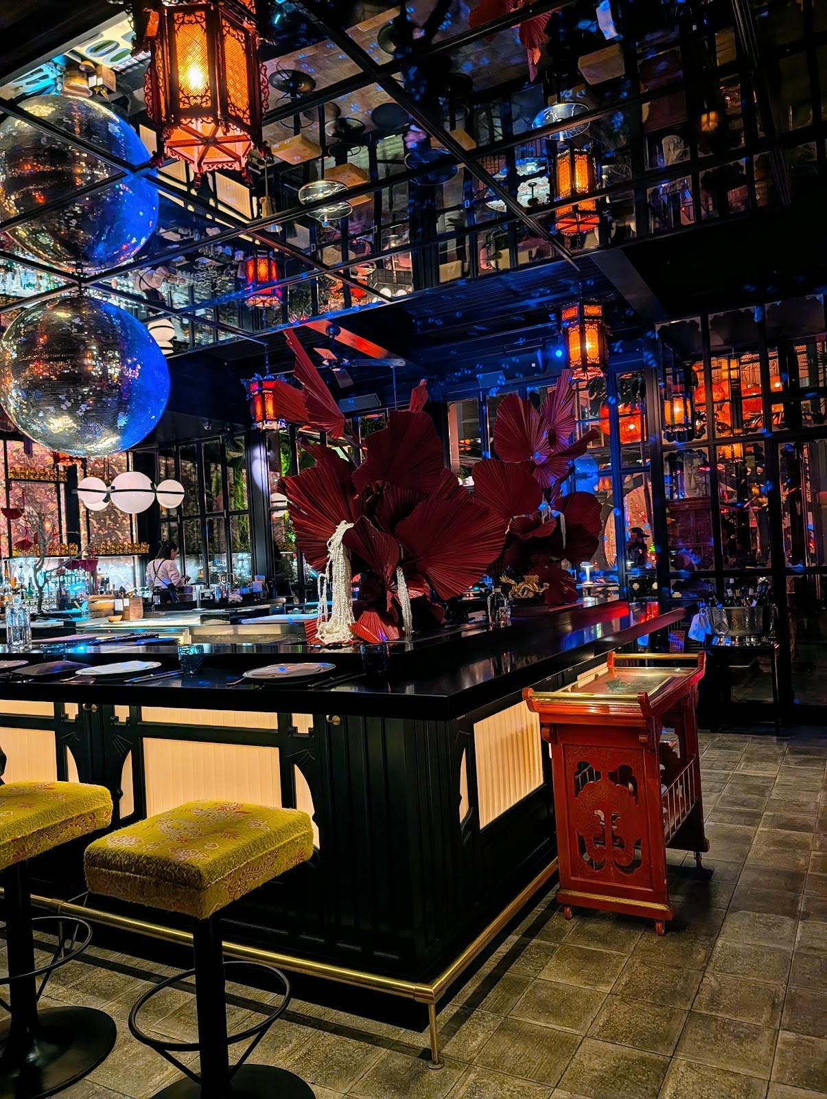 JNcQUOI Asia: the place