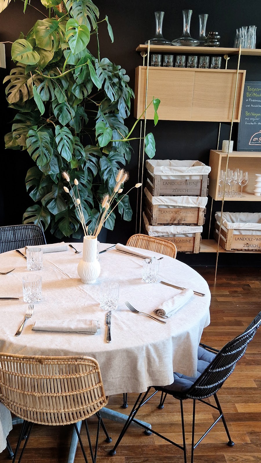 be/at Restaurant: the place
