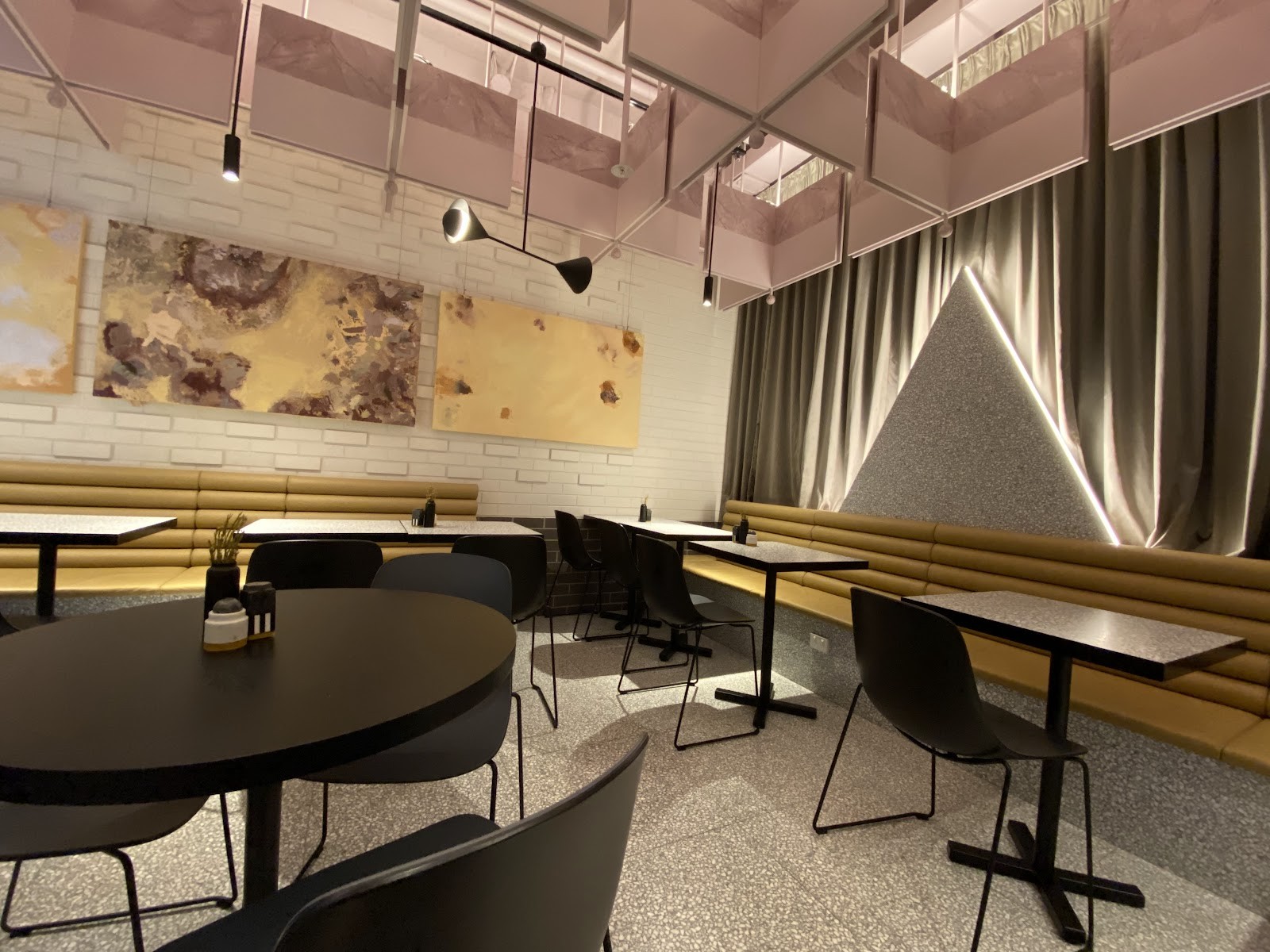 The Messenger Cafe: the place