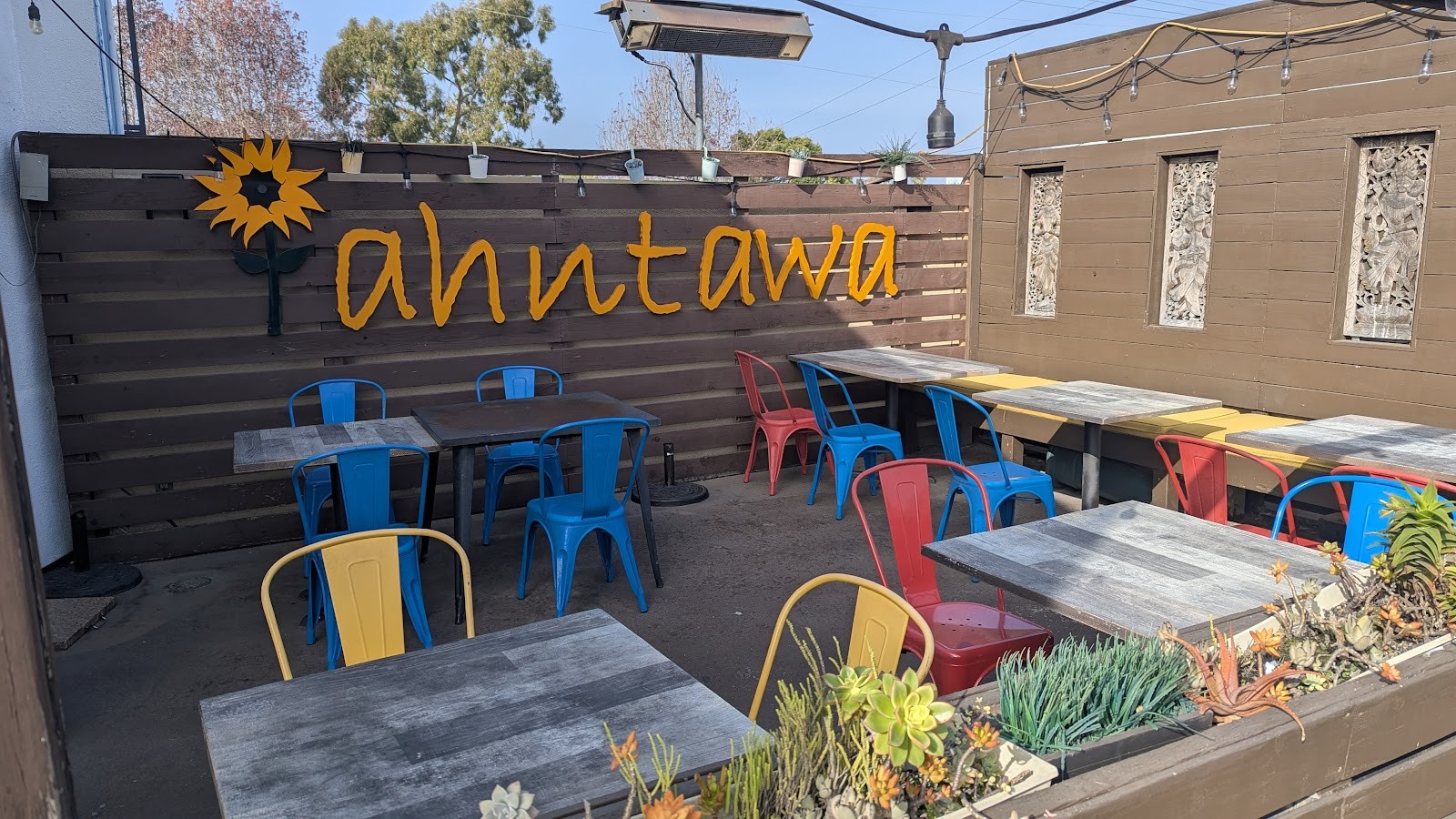 Tahntawan Thai Kitchen: the place