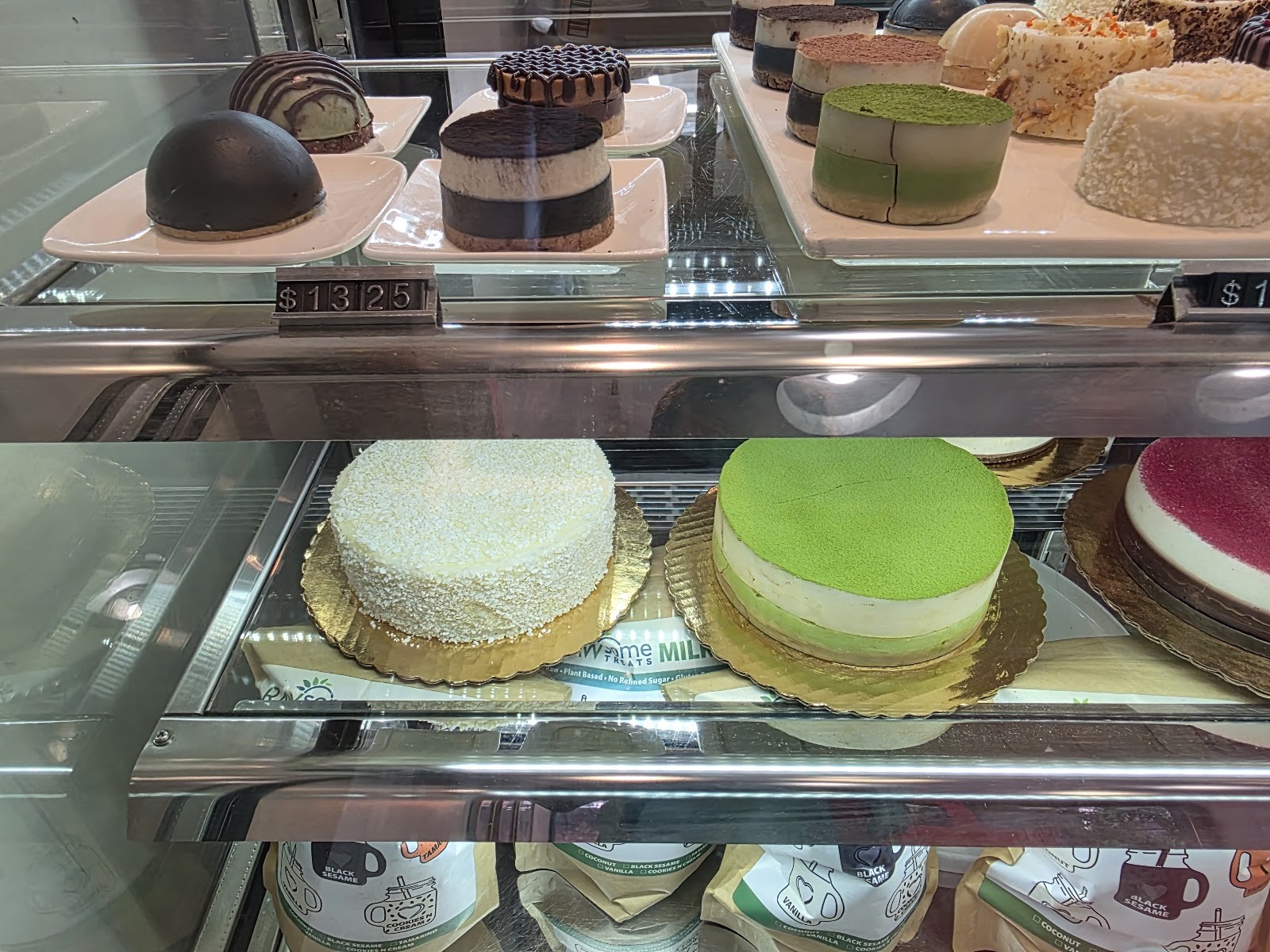 Rawsome Treats: food & drinks
