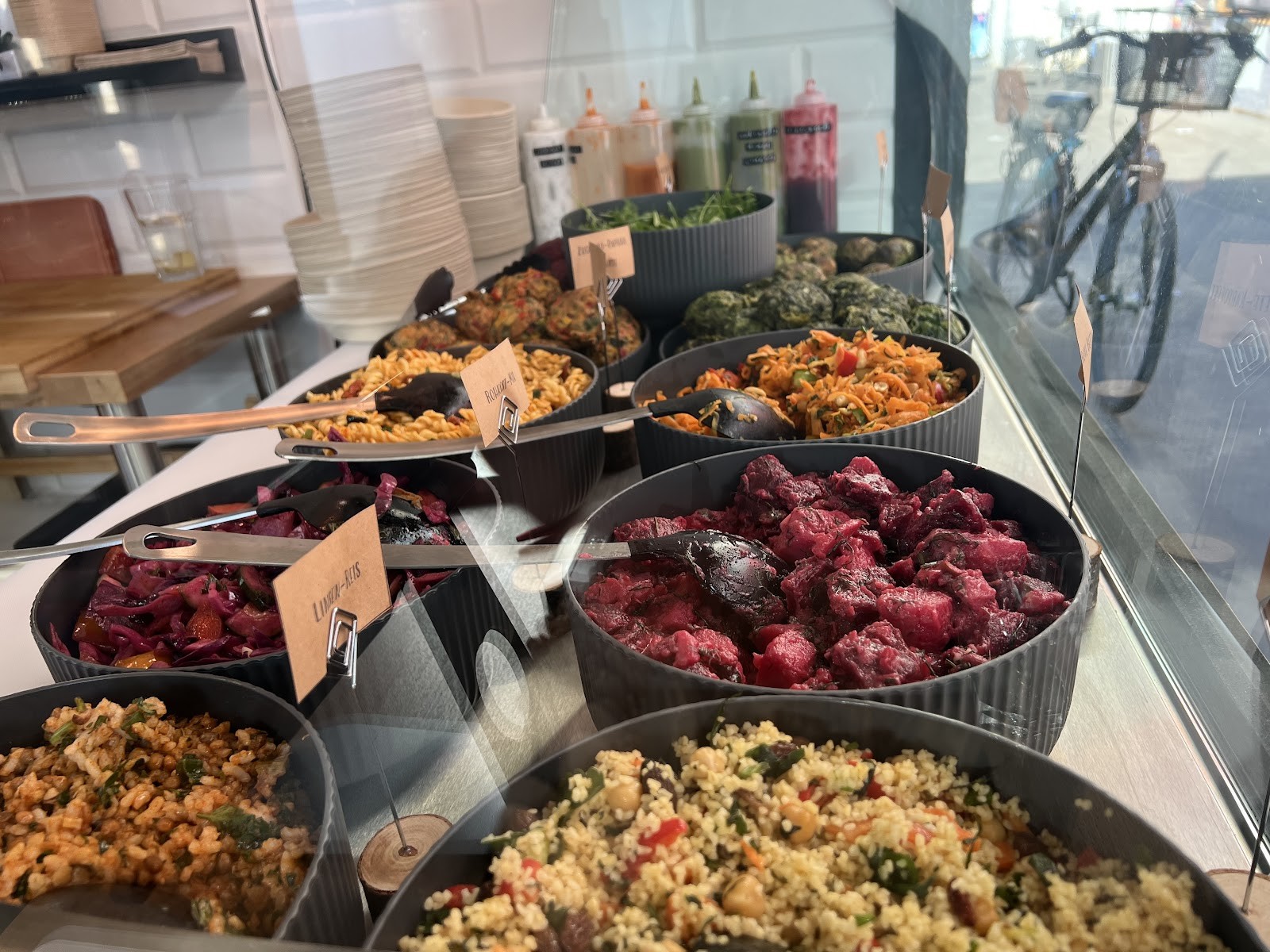 Deli Routine: food & drinks