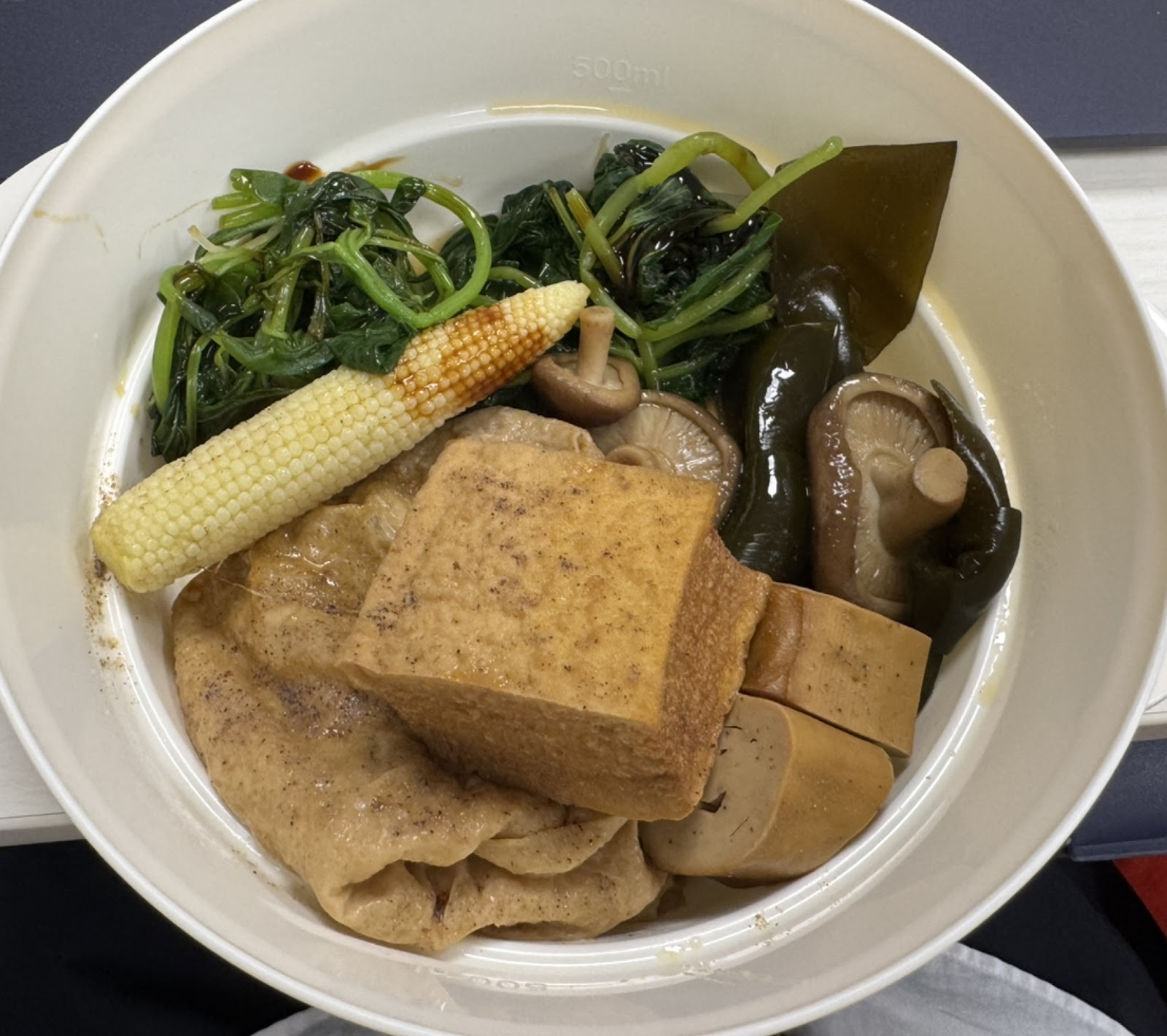 Xiǎo Chú Guì SùShí 小廚櫃素食: food & drinks