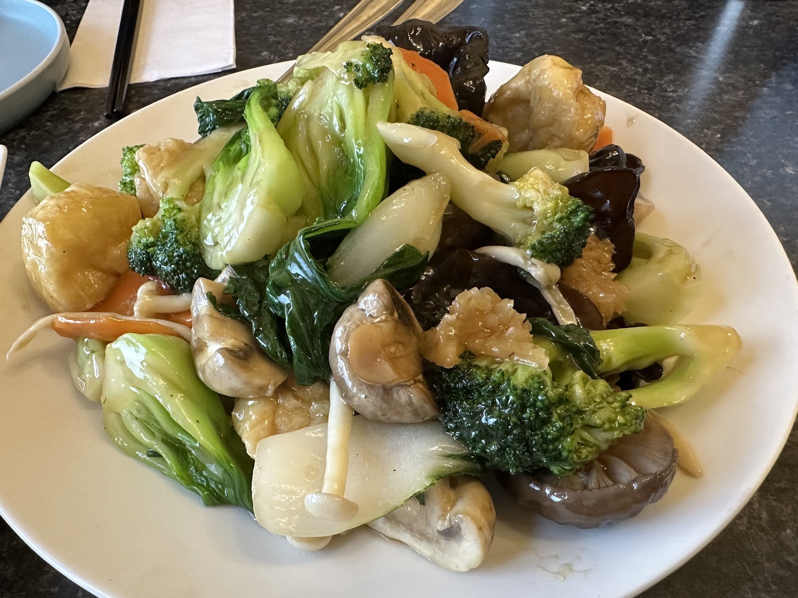 Buddha's Vegan Restaurant: food & drinks