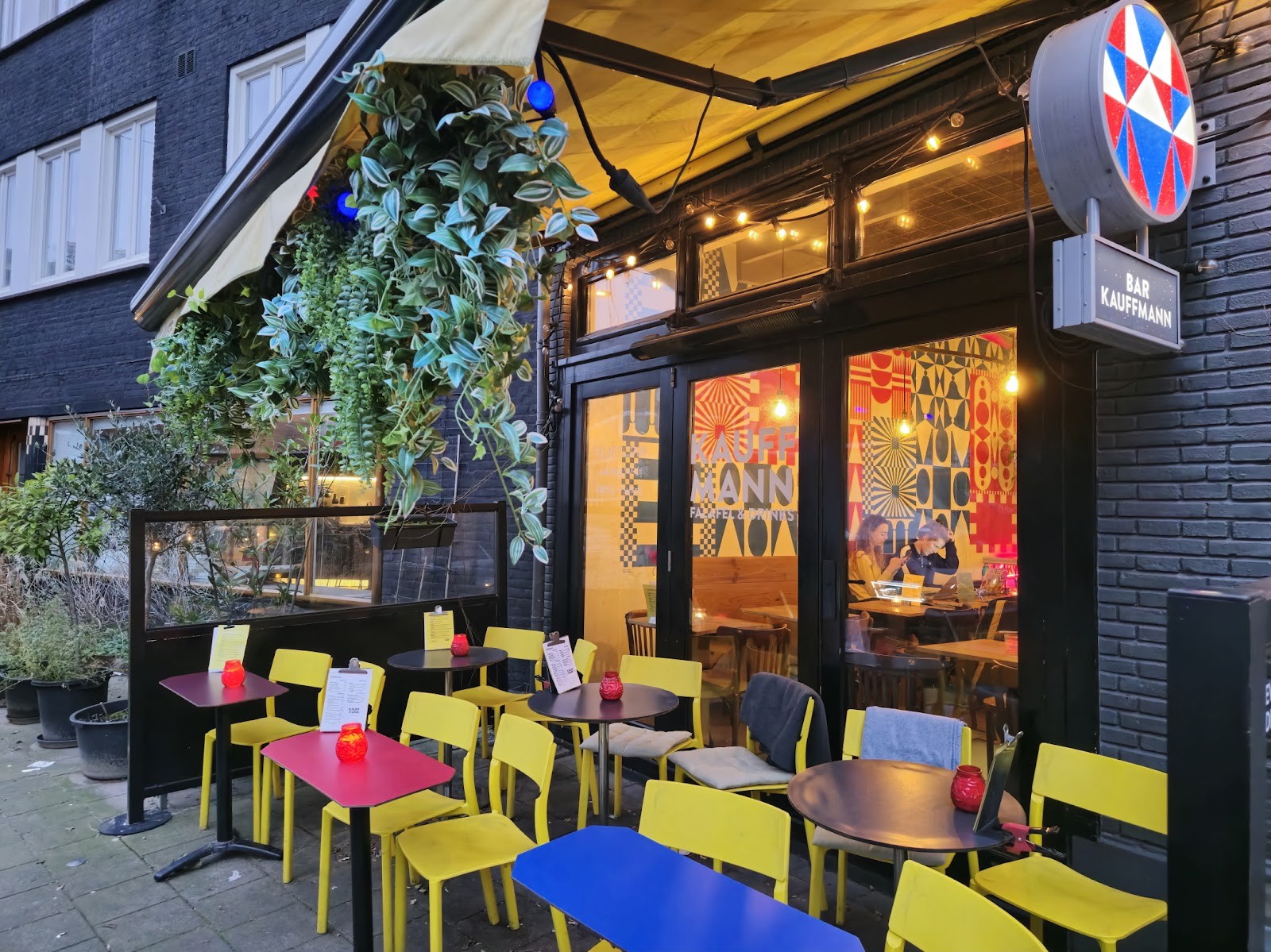 Bar Kauffmann: the place
