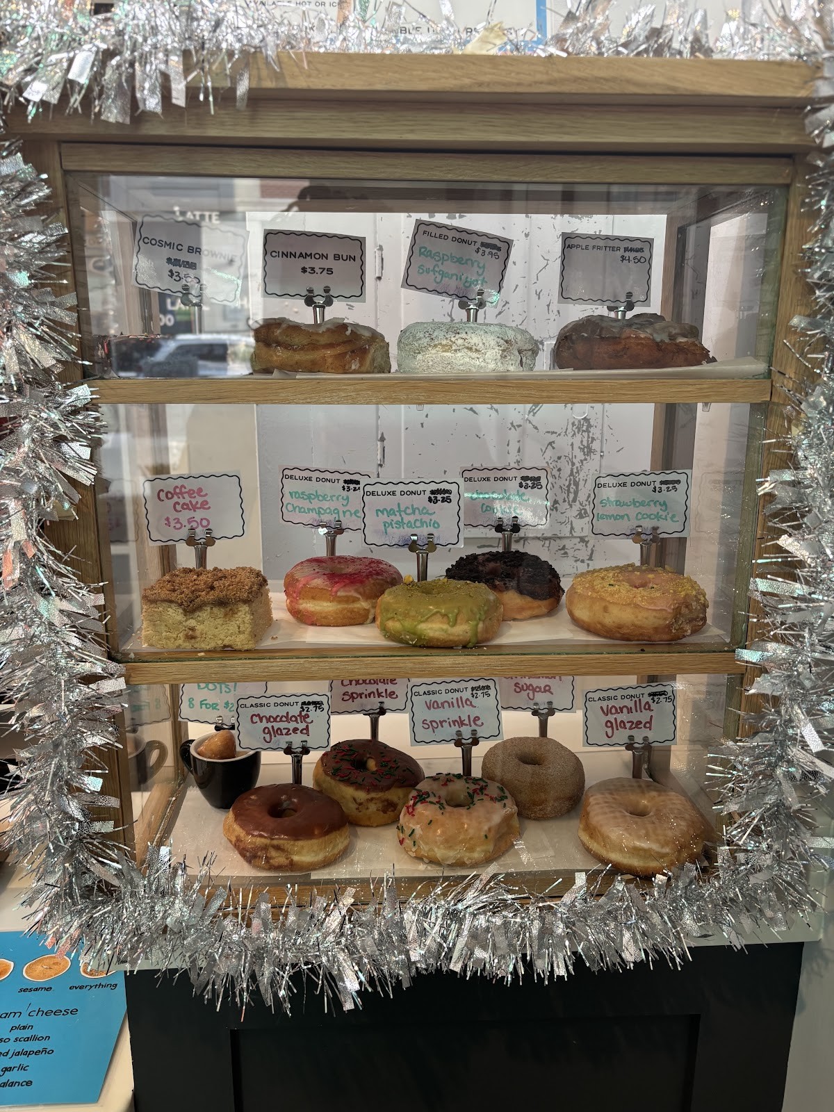 Dottie’s Donuts: food & drinks