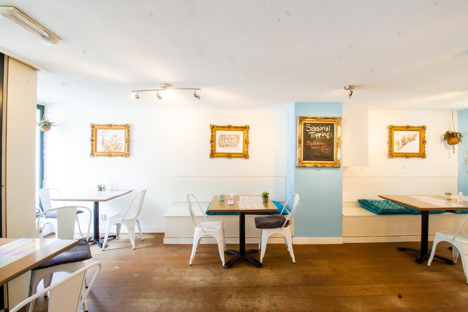 Heart-Garden Waffles & Coffee: the place