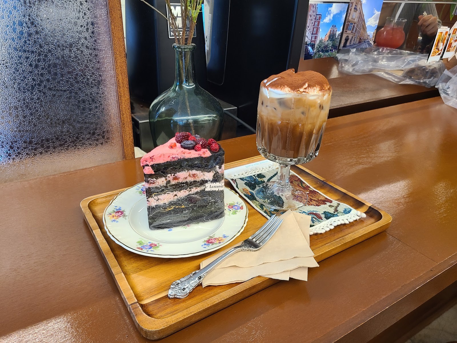Cafe La Moire: food & drinks