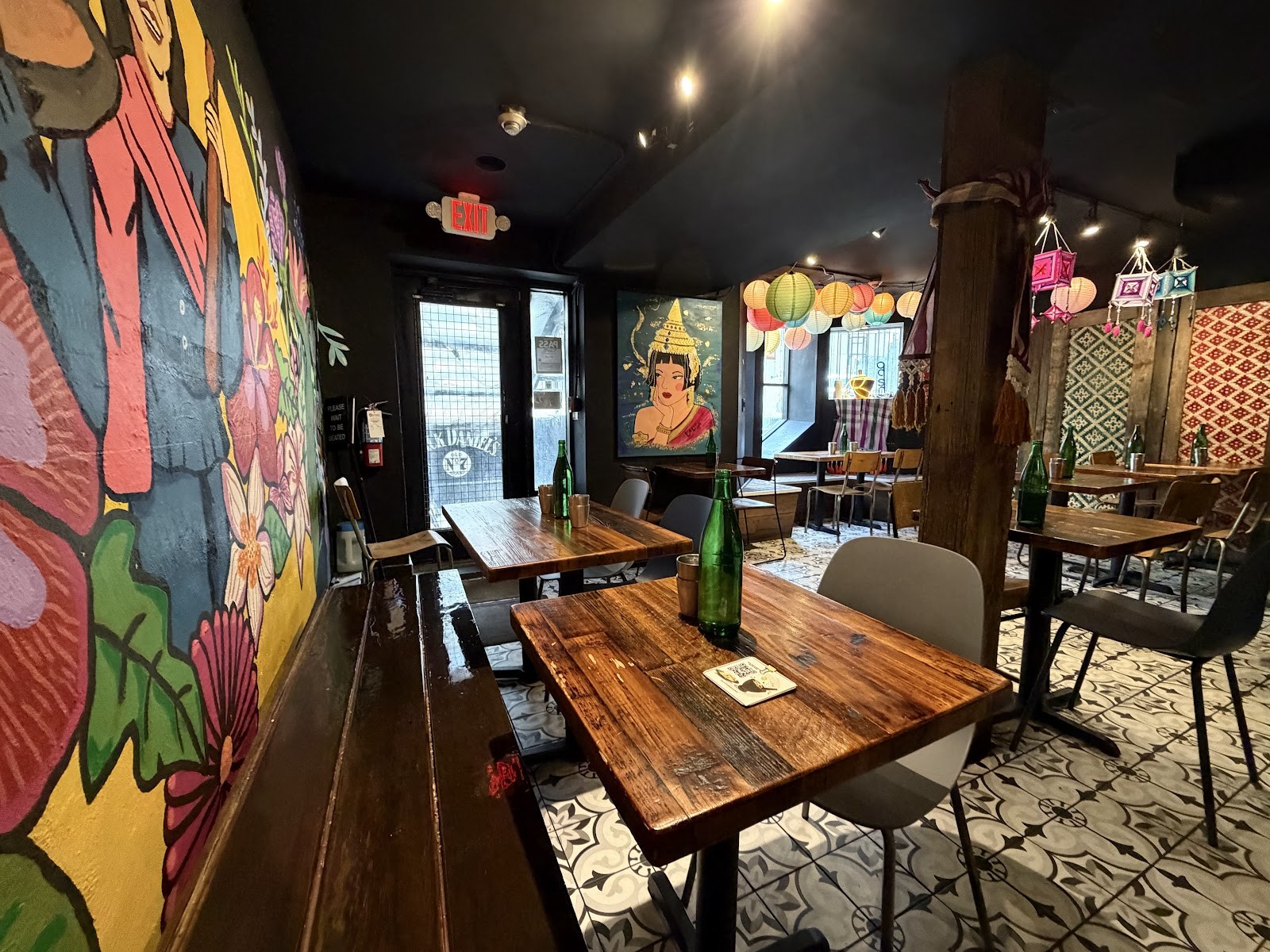 Som Tum Jinda Gerrard St.: the place