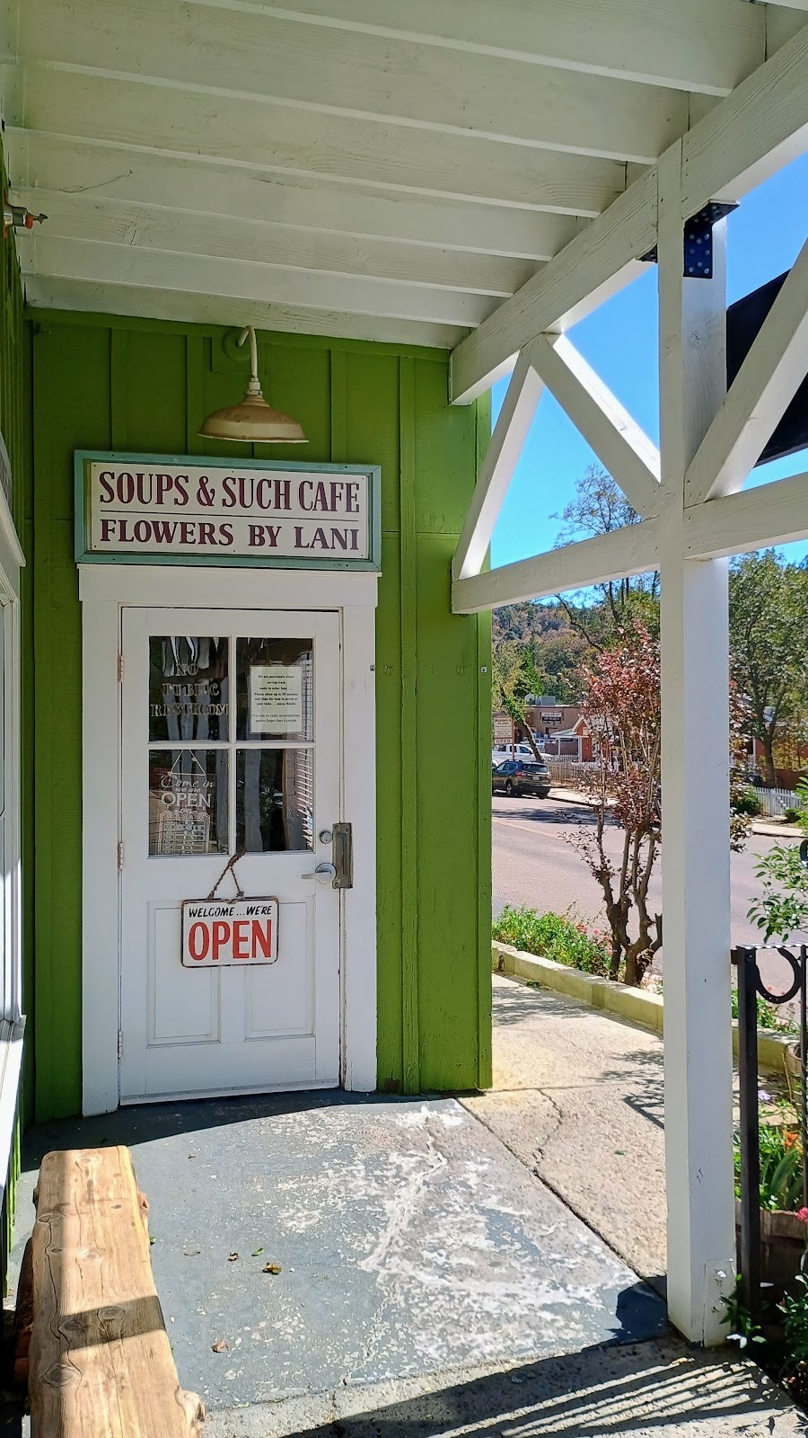 Soups & Such Cafe: the place