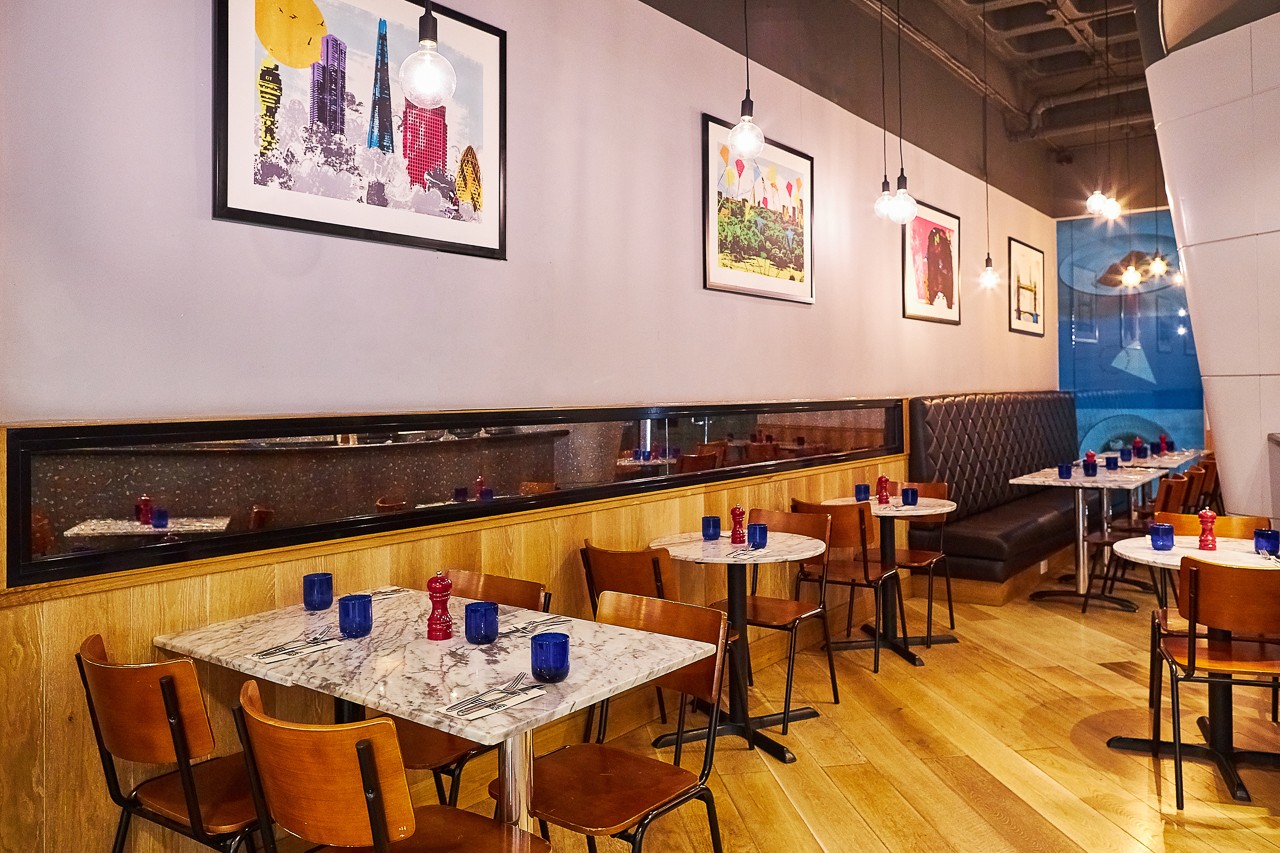PizzaExpress, Bin Sougat Centre: the place