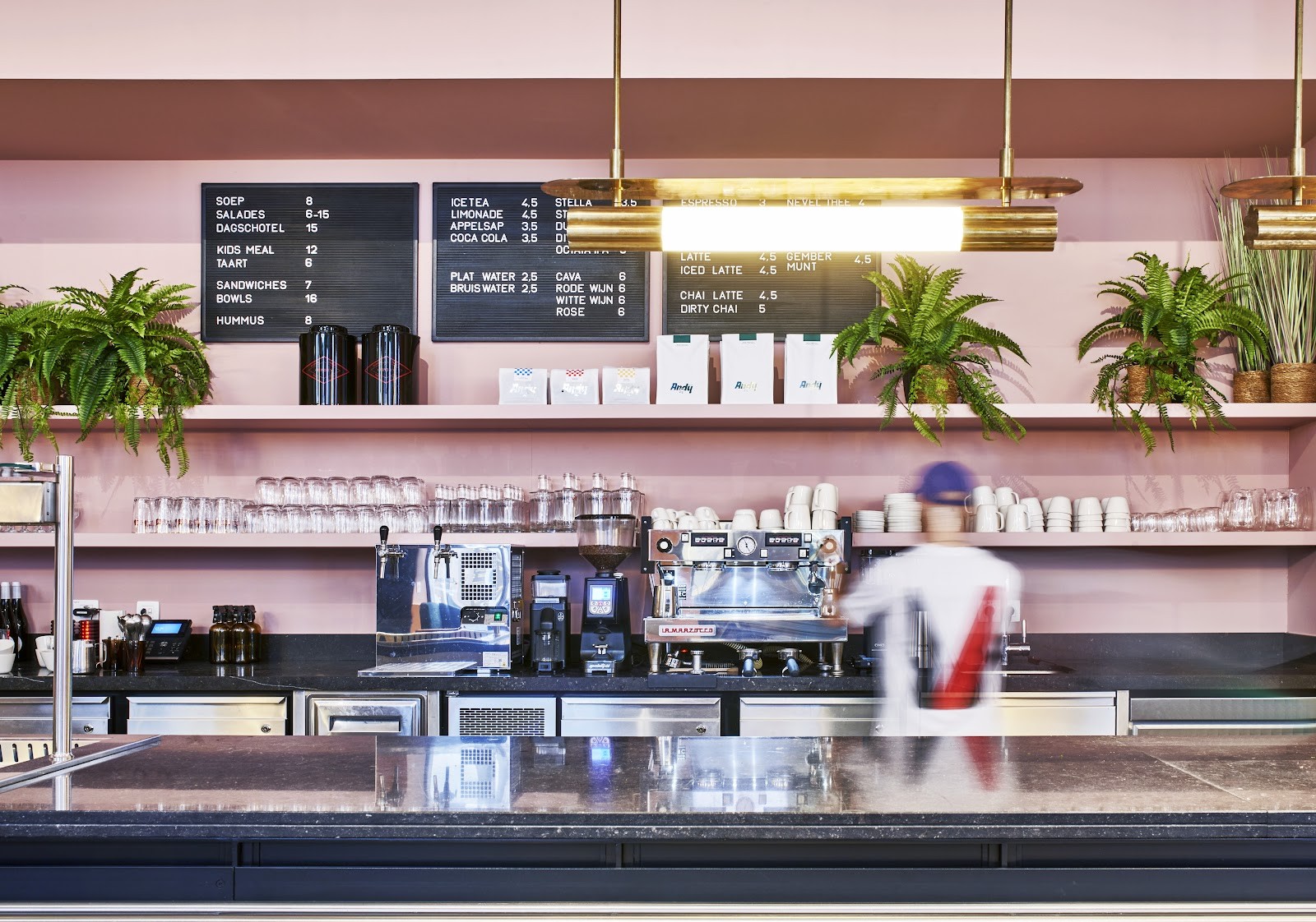 MoMu Café: the place