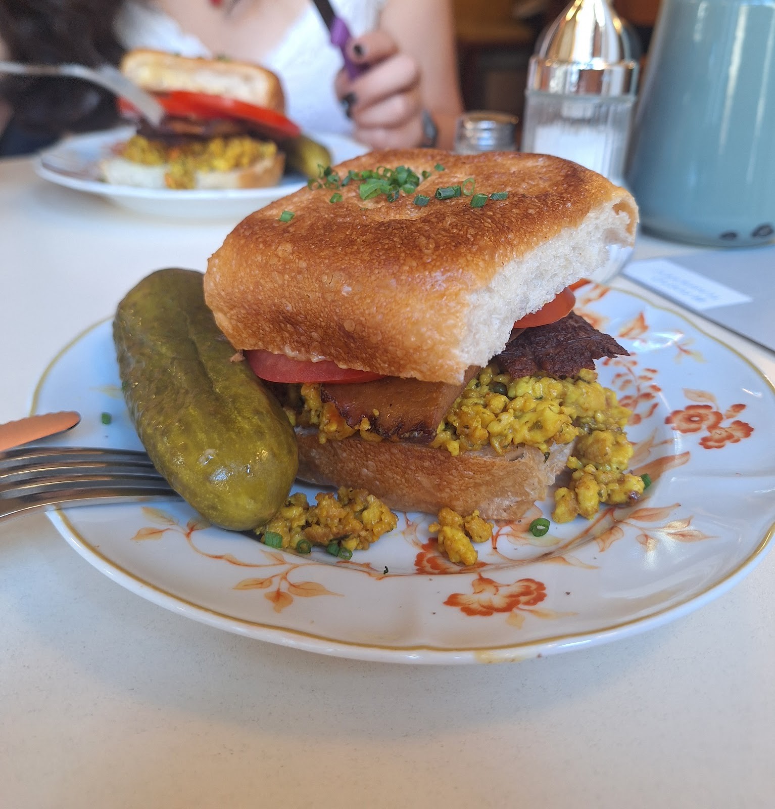 OM NOM NOM CAFÉ: food & drinks