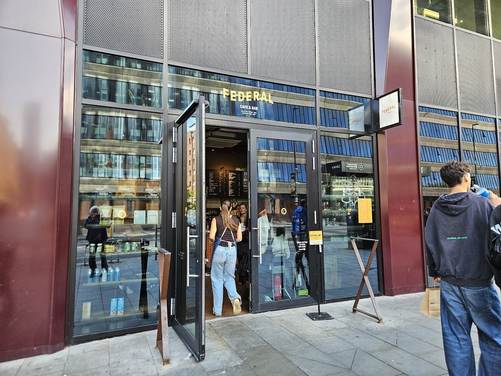 Federal Cafe Bar: the place
