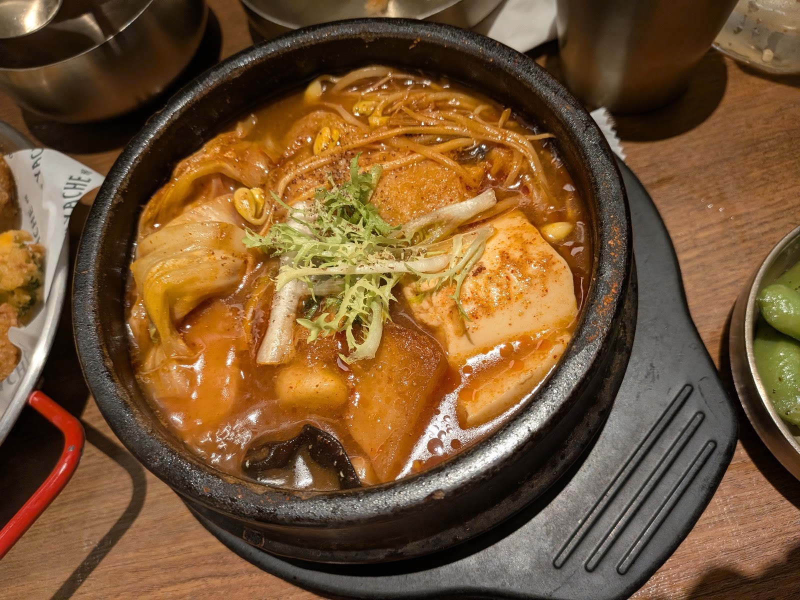 Yache 韓式蔬食 信義店: food & drinks