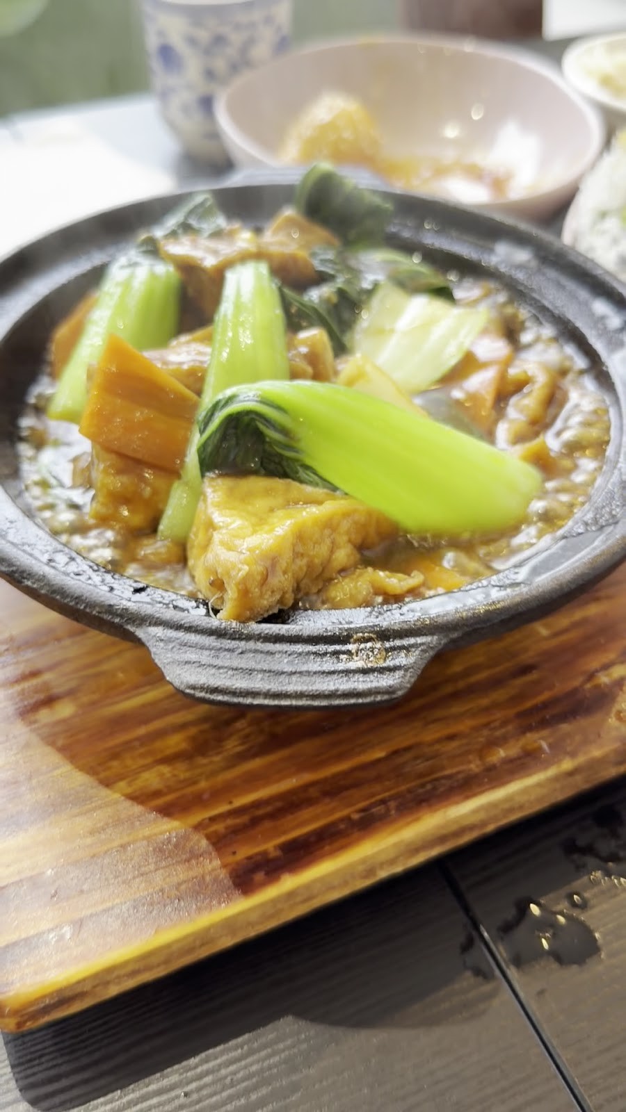 Lotus Plant Based Kitchen: food & drinks