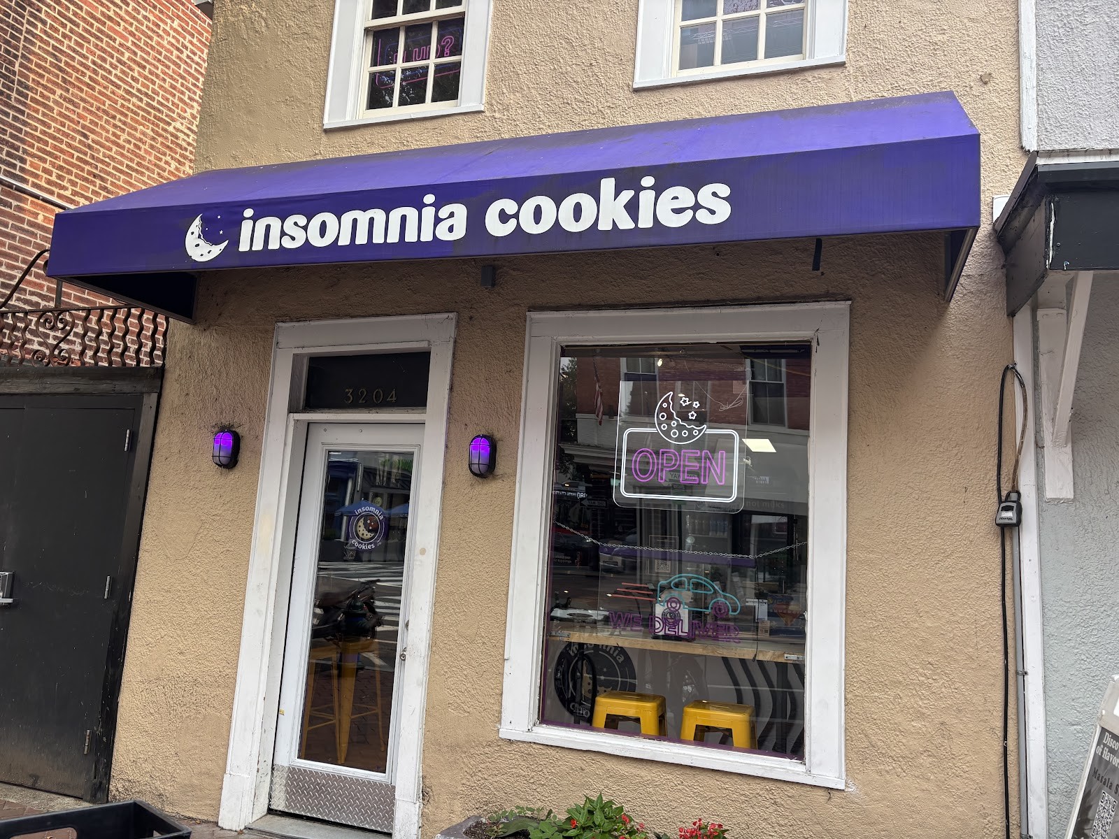 Insomnia Cookies: the place