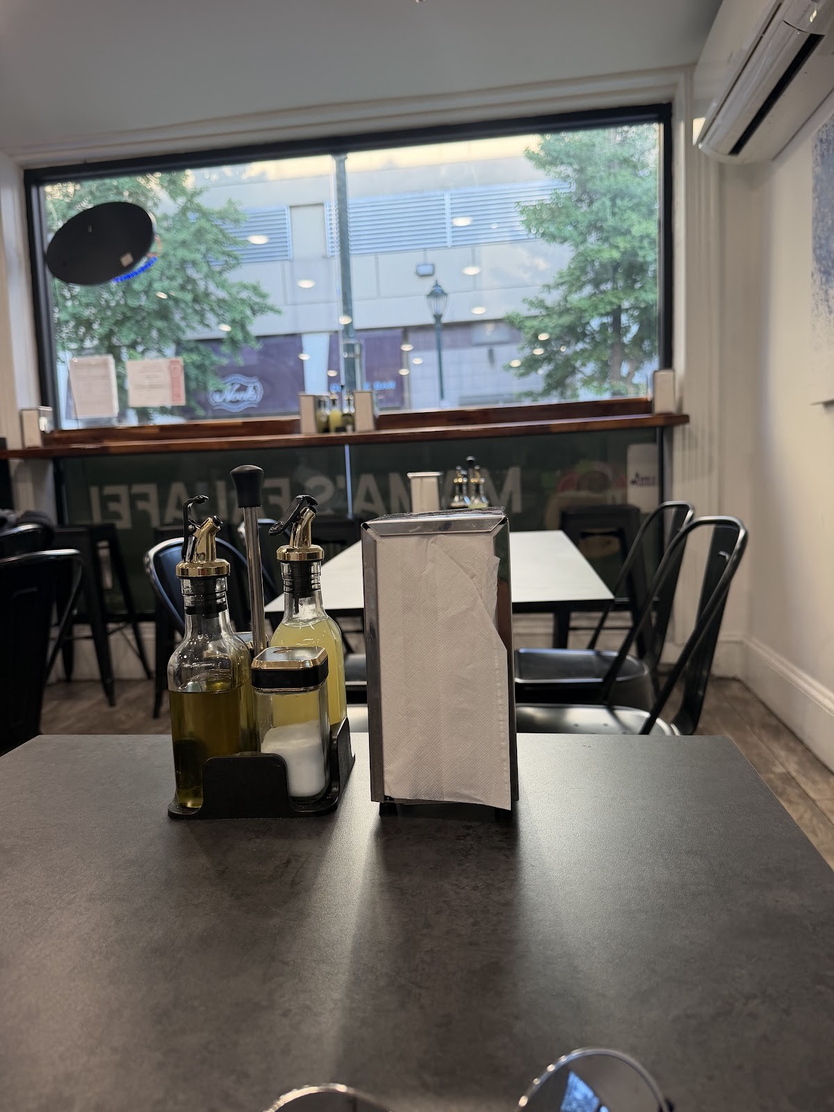 Mama's Vegetarian Falafel: the place