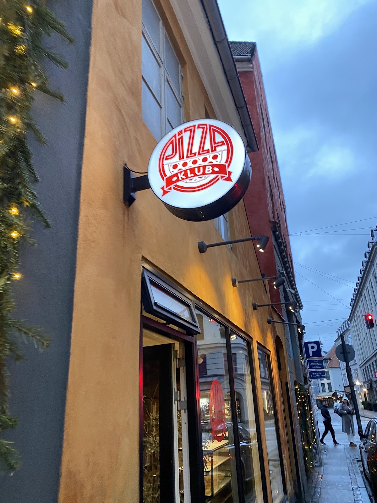 Pizza Klub: the place