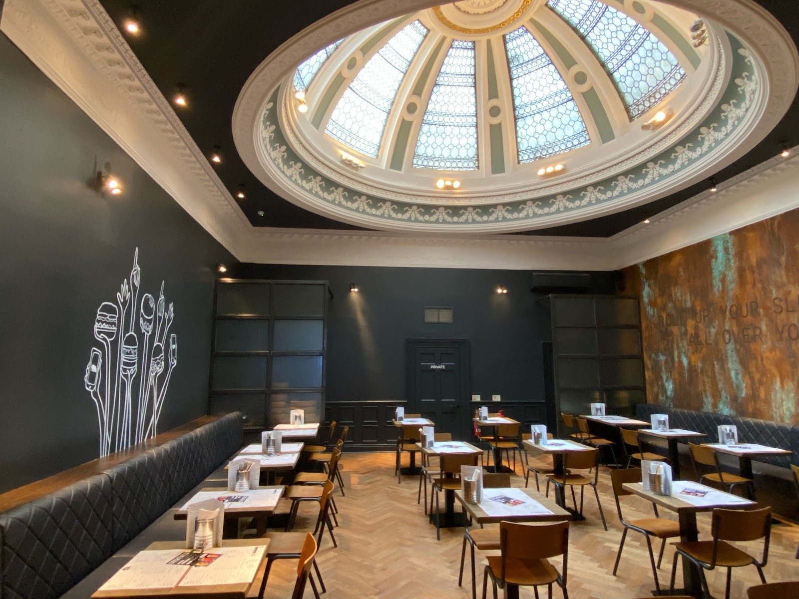 Fat Hippo Edinburgh: the place