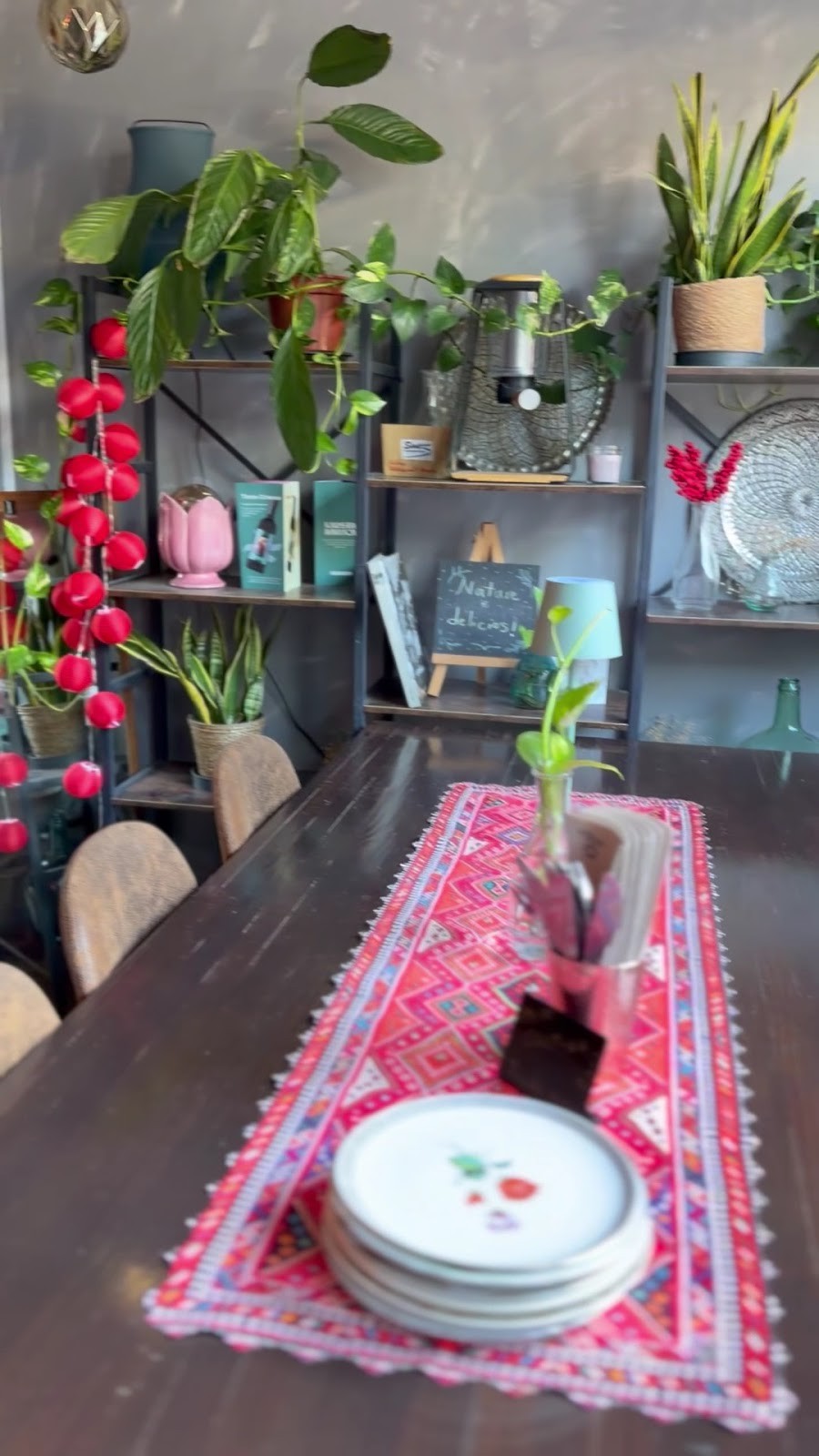Noush: the place