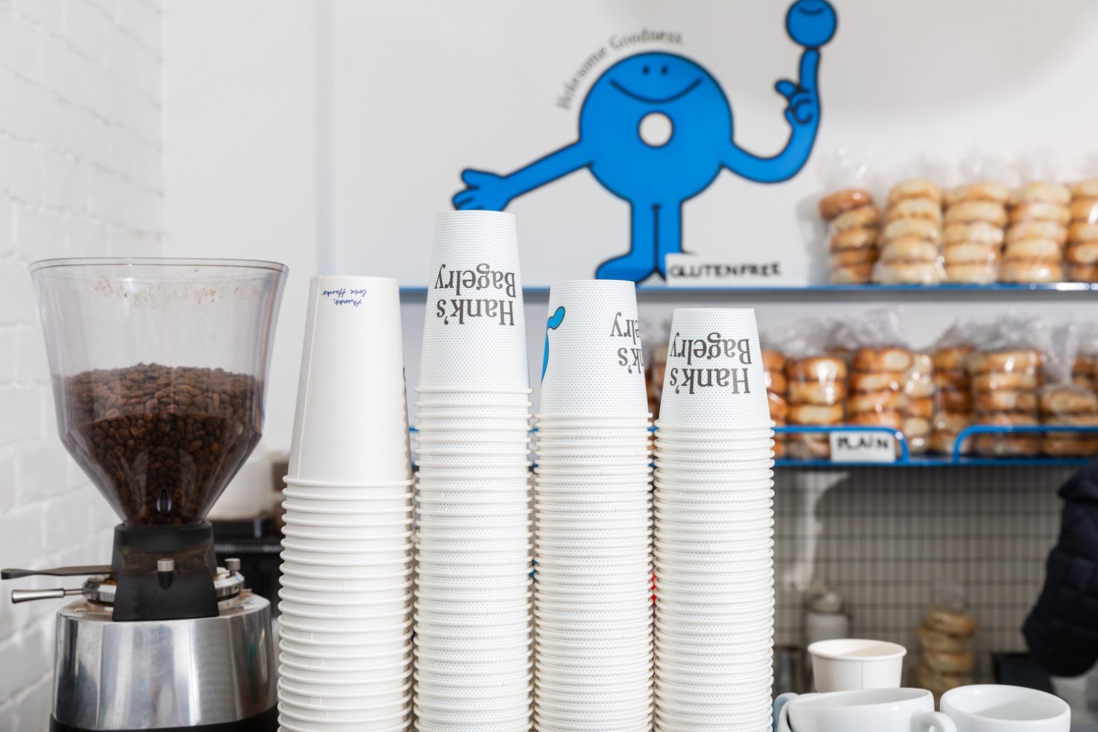 Hank's Cafe & Bagelry: the place