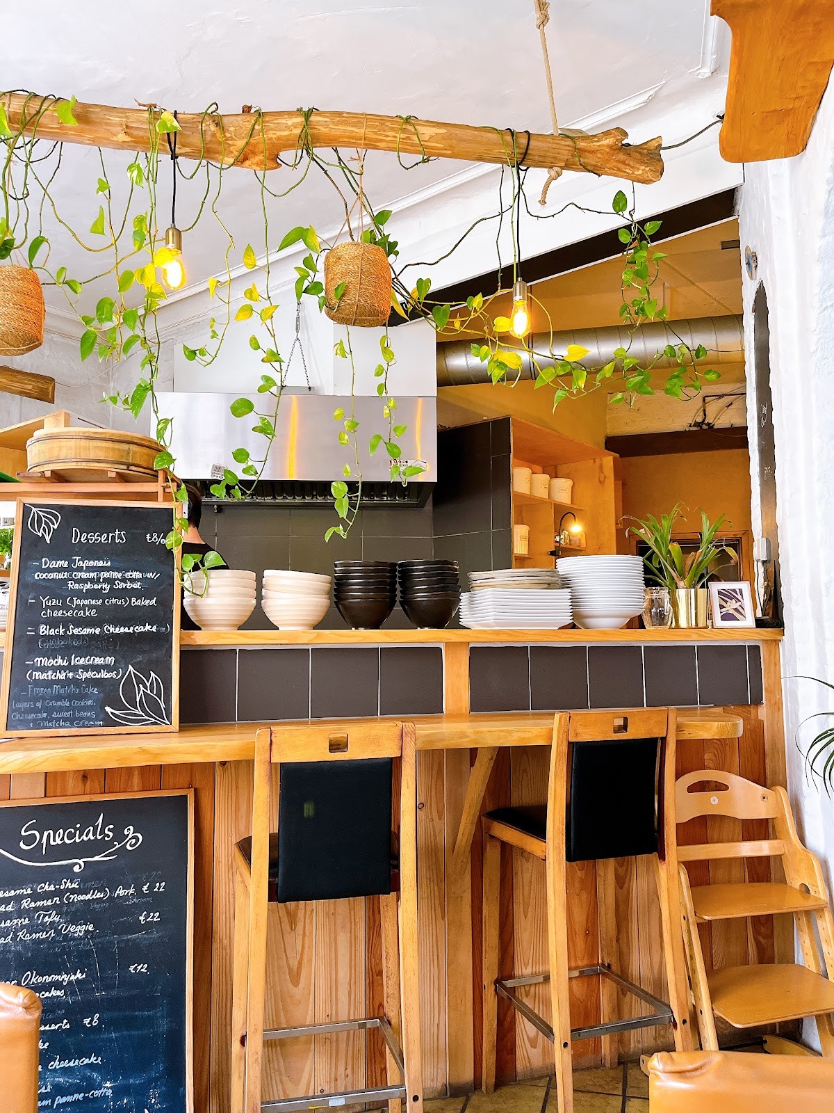 Apo's: the place