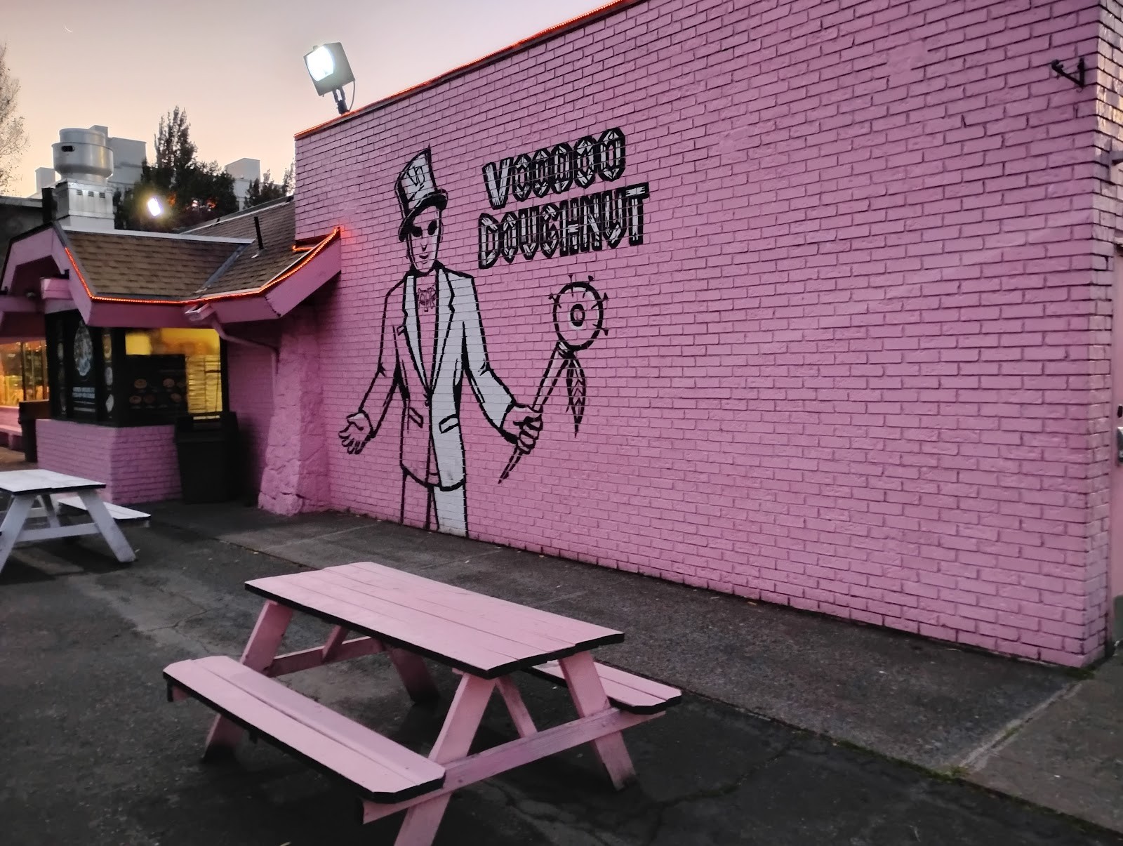 Voodoo Doughnut: the place