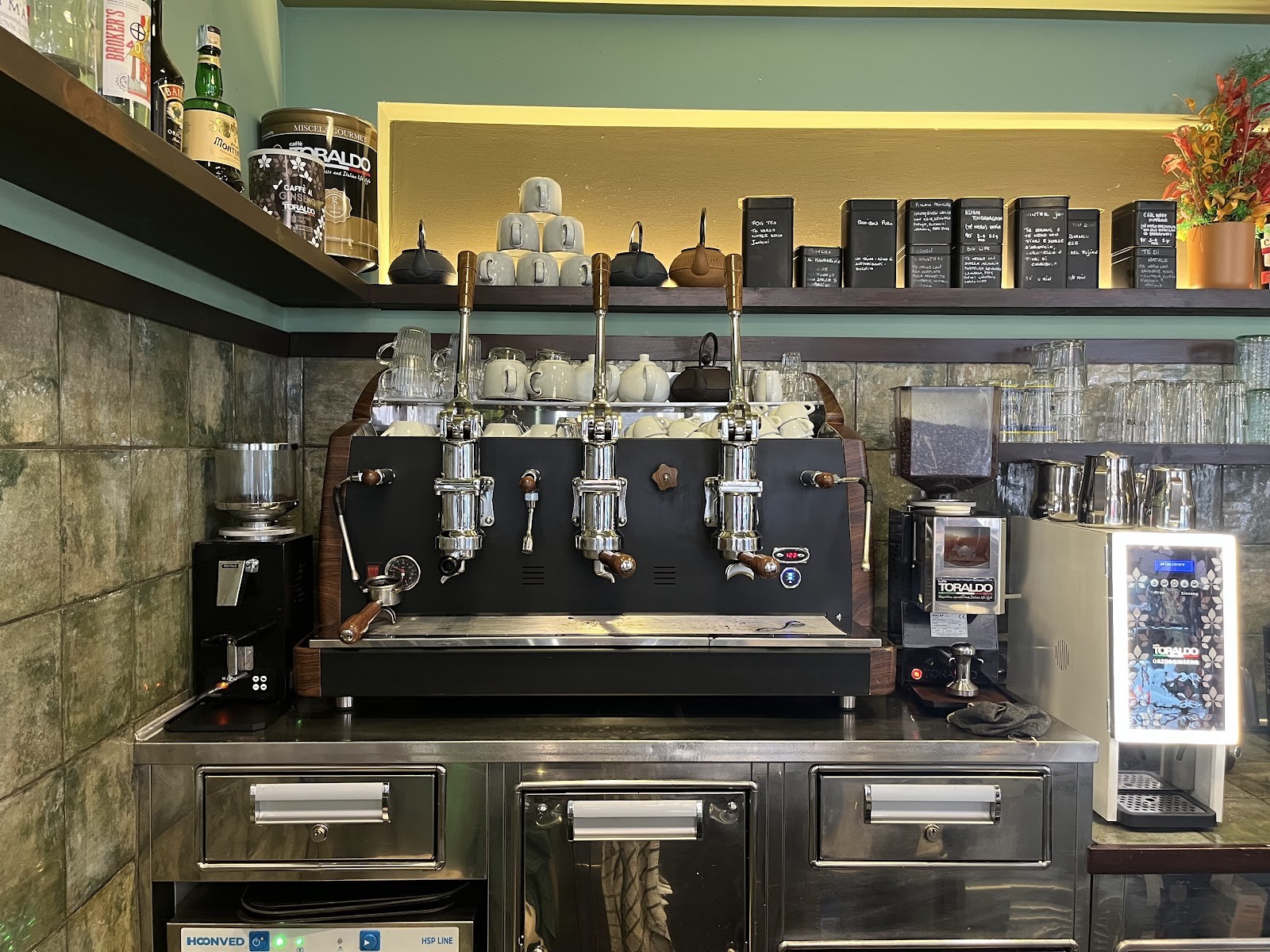 Grains - cafè bistrot: the place