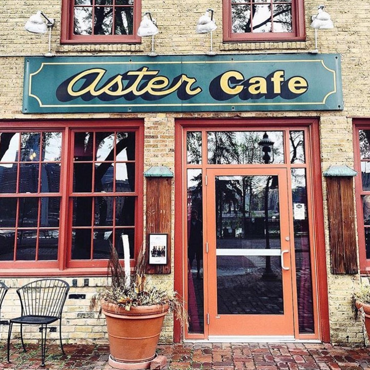 Aster Cafe: the place