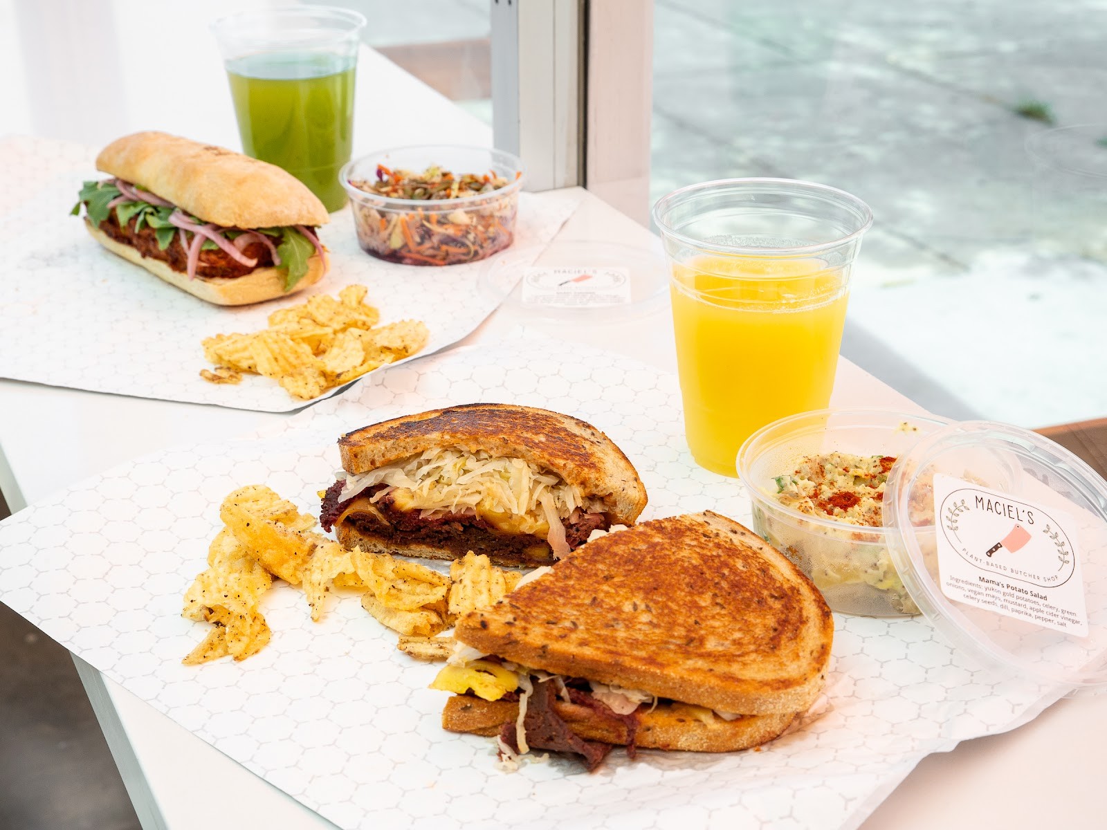 Maciel's Plant-Based Butcher & Deli: food & drinks