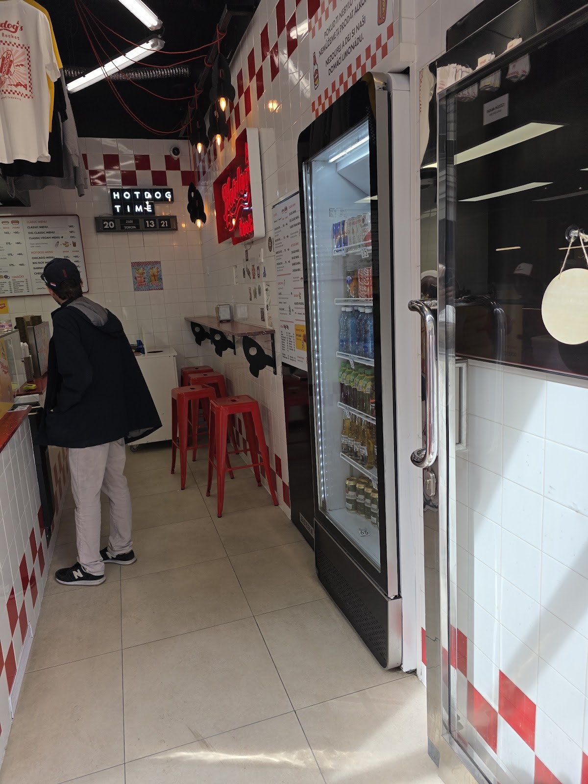 Hotdog's Rocket: the place