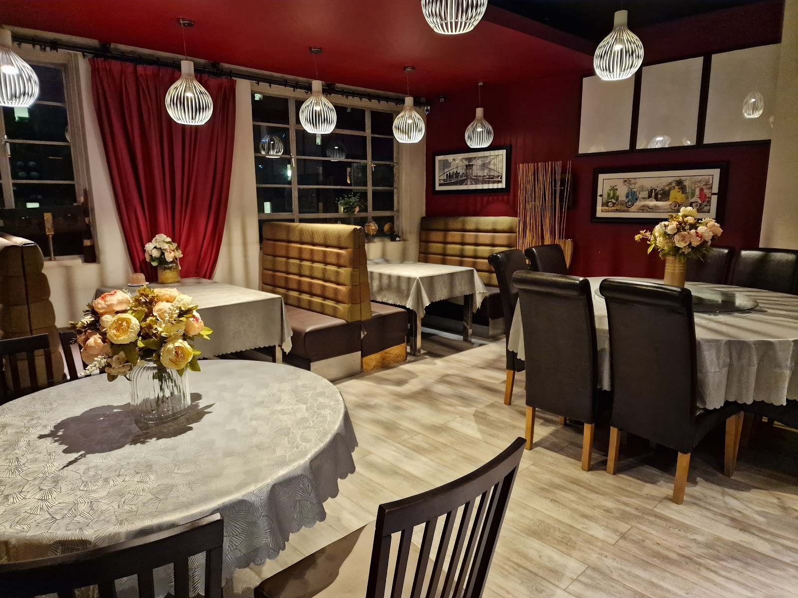 Moji Restaurant & Karaoke 蜀南春: the place